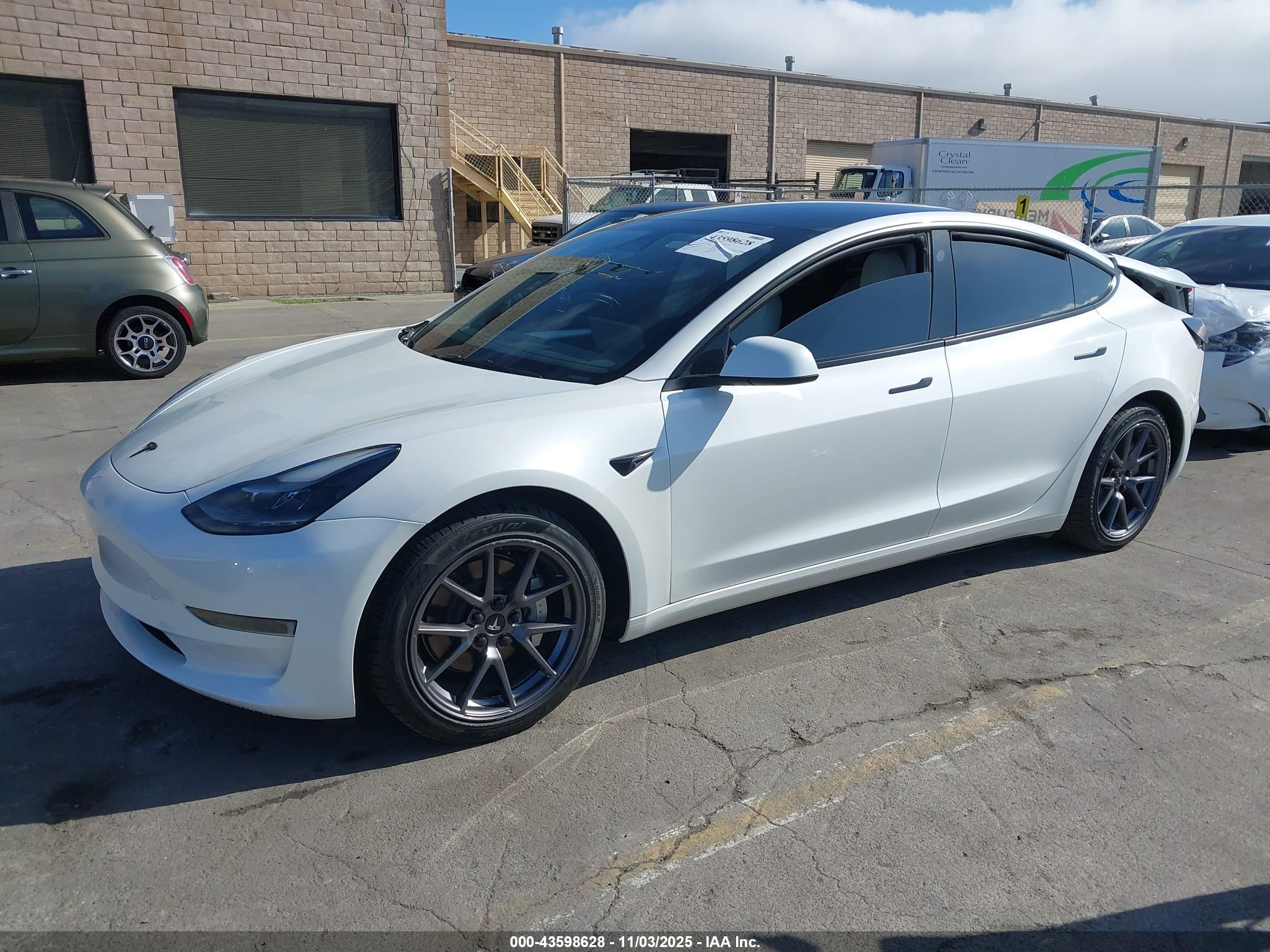 TESLA MODEL image 2