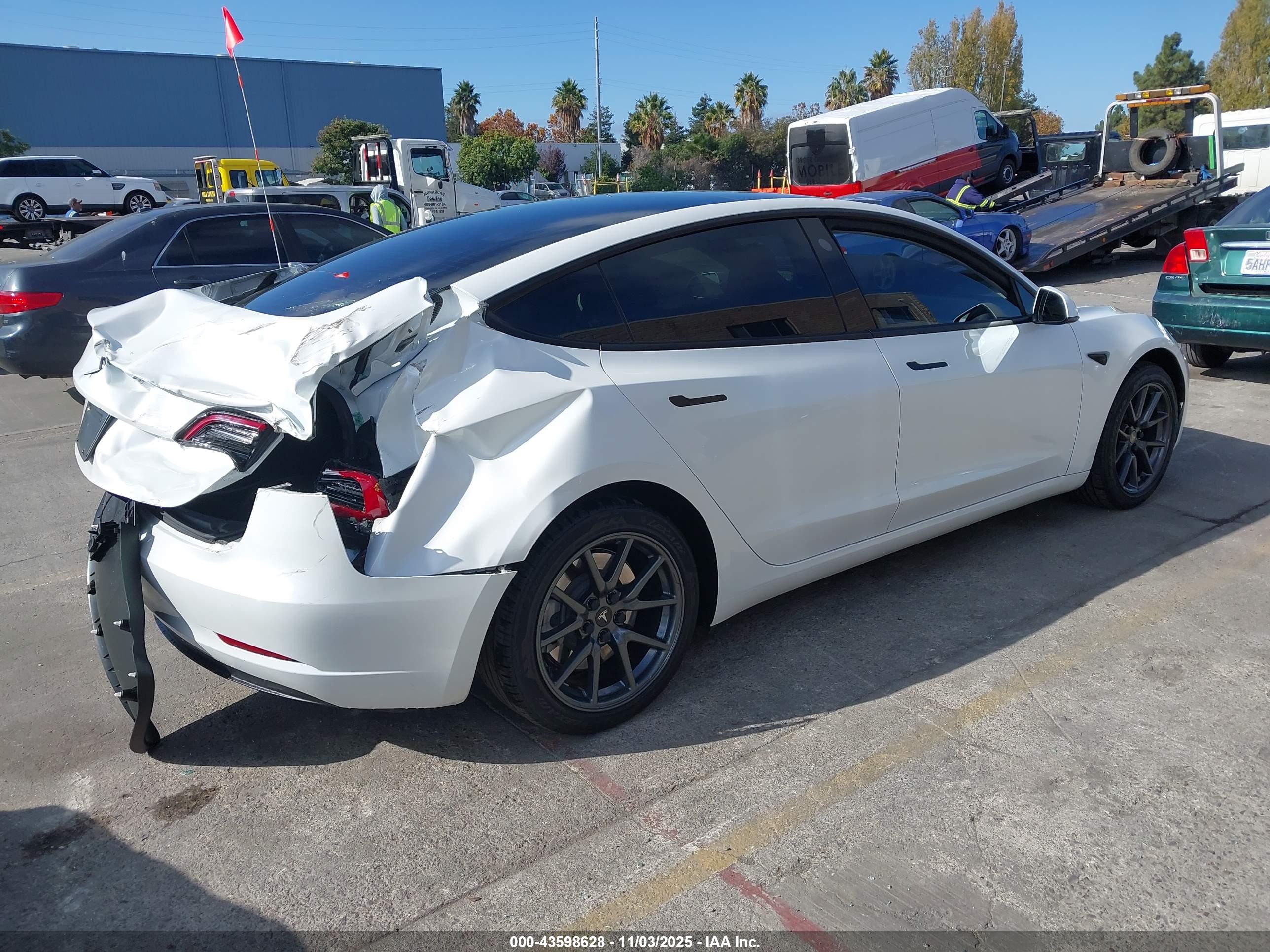TESLA MODEL image 4