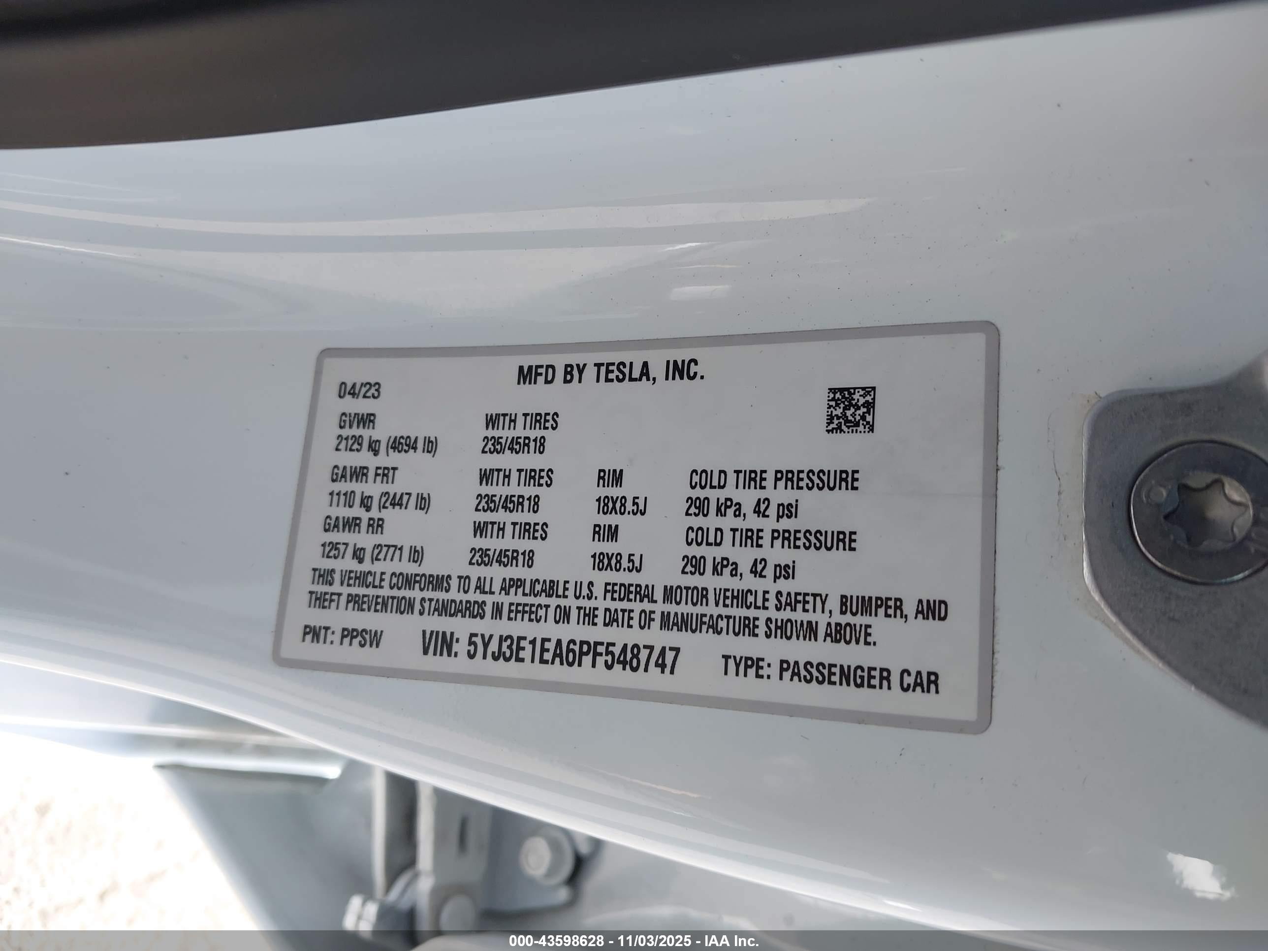 TESLA MODEL image 9