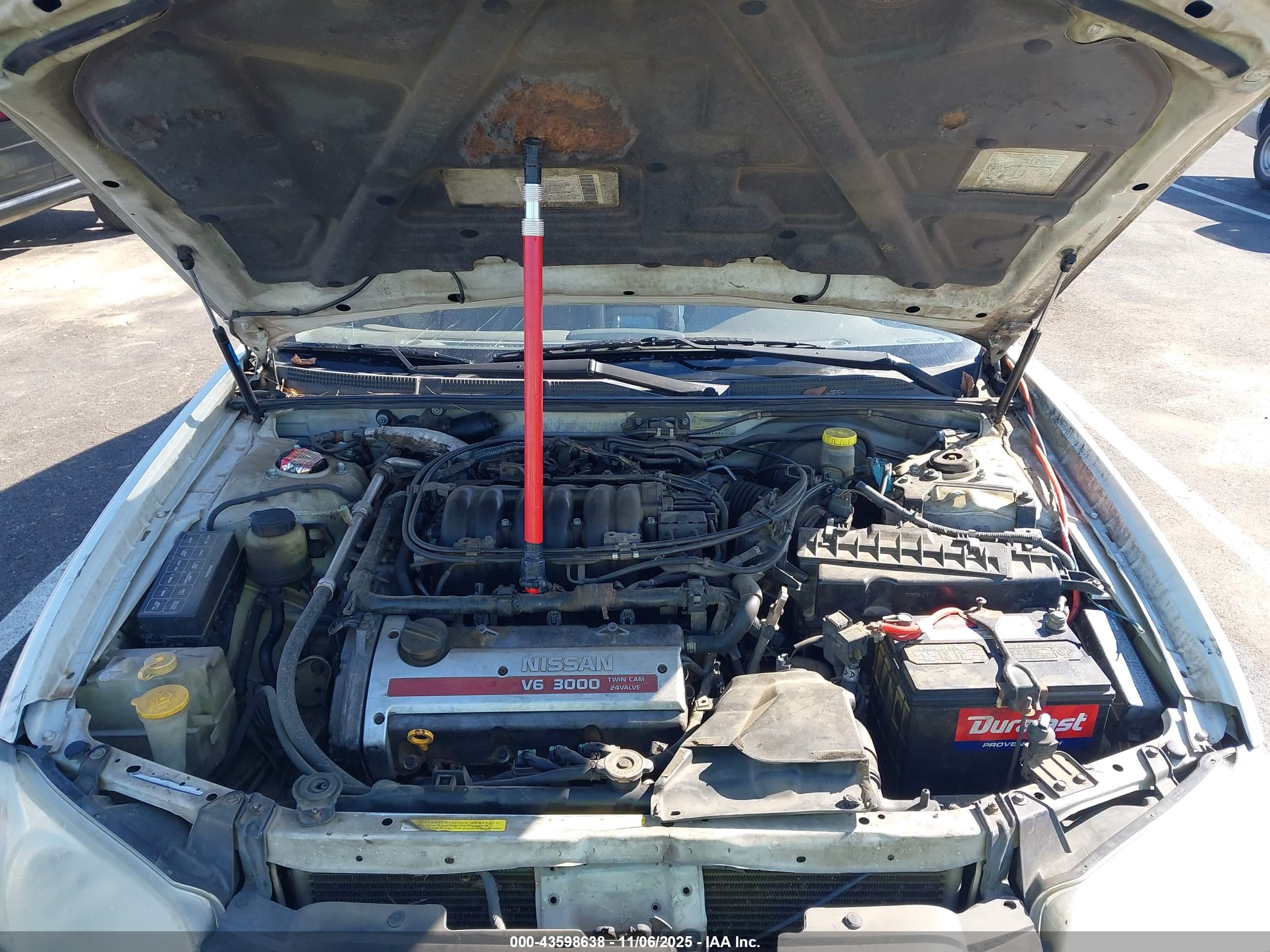 NISSAN MAXIMA image 10