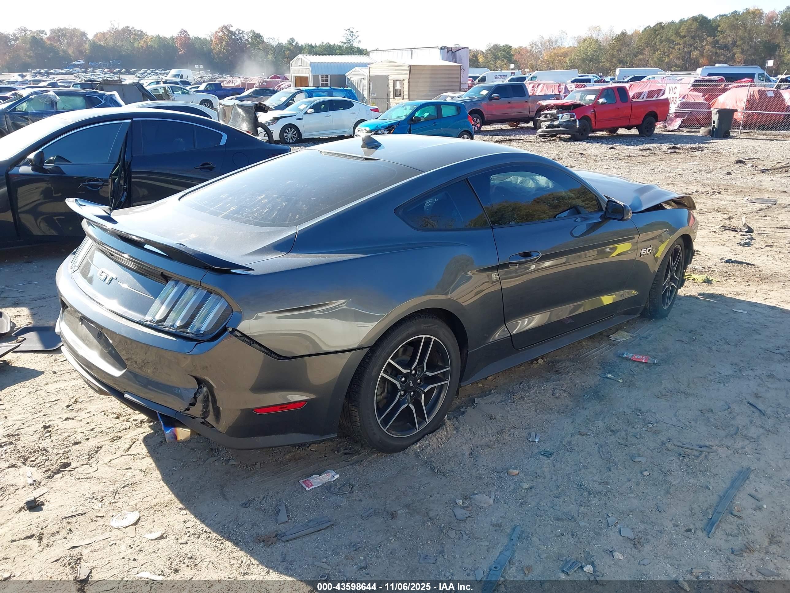 FORD MUSTANG image 4