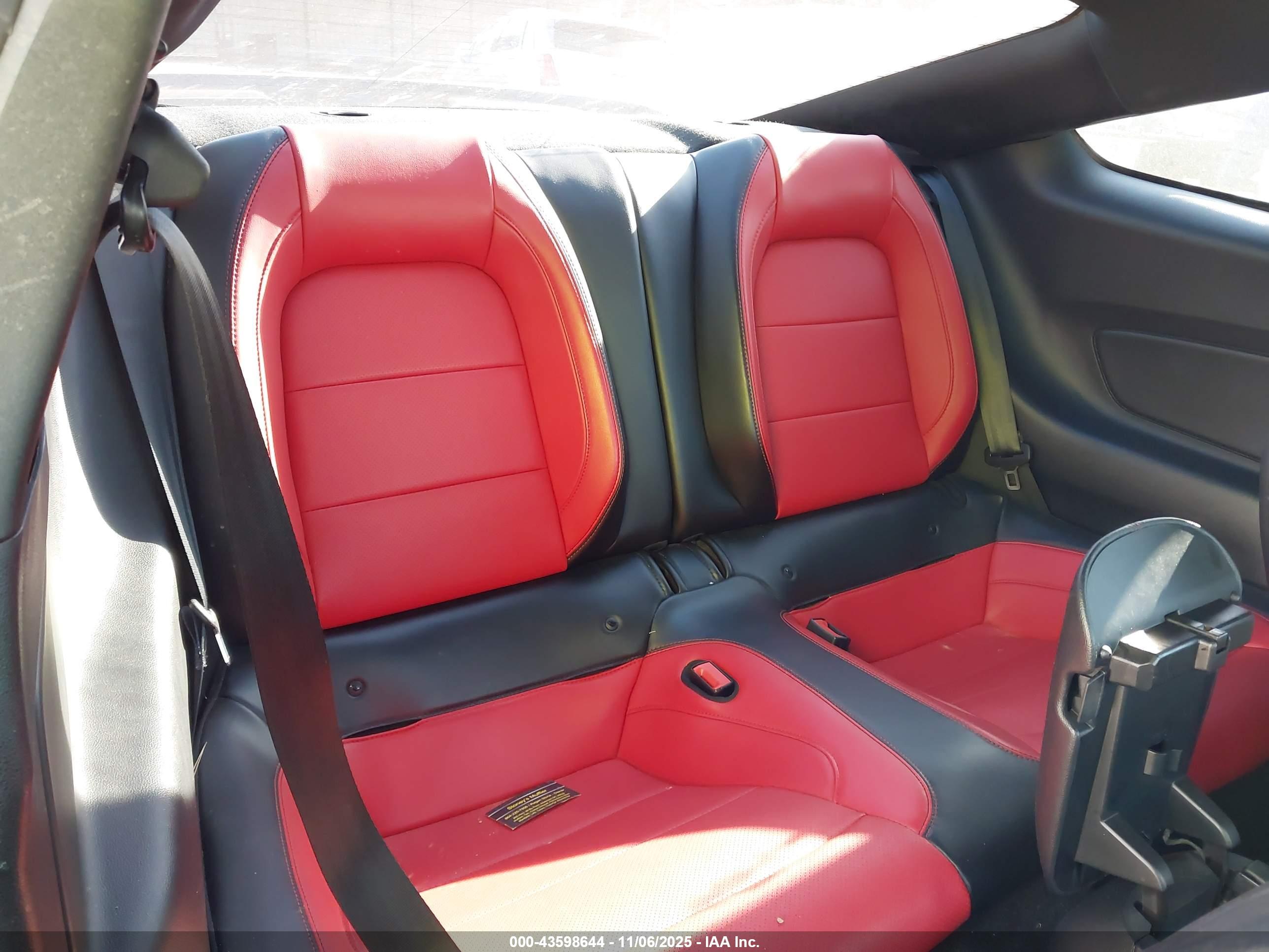 FORD MUSTANG image 8
