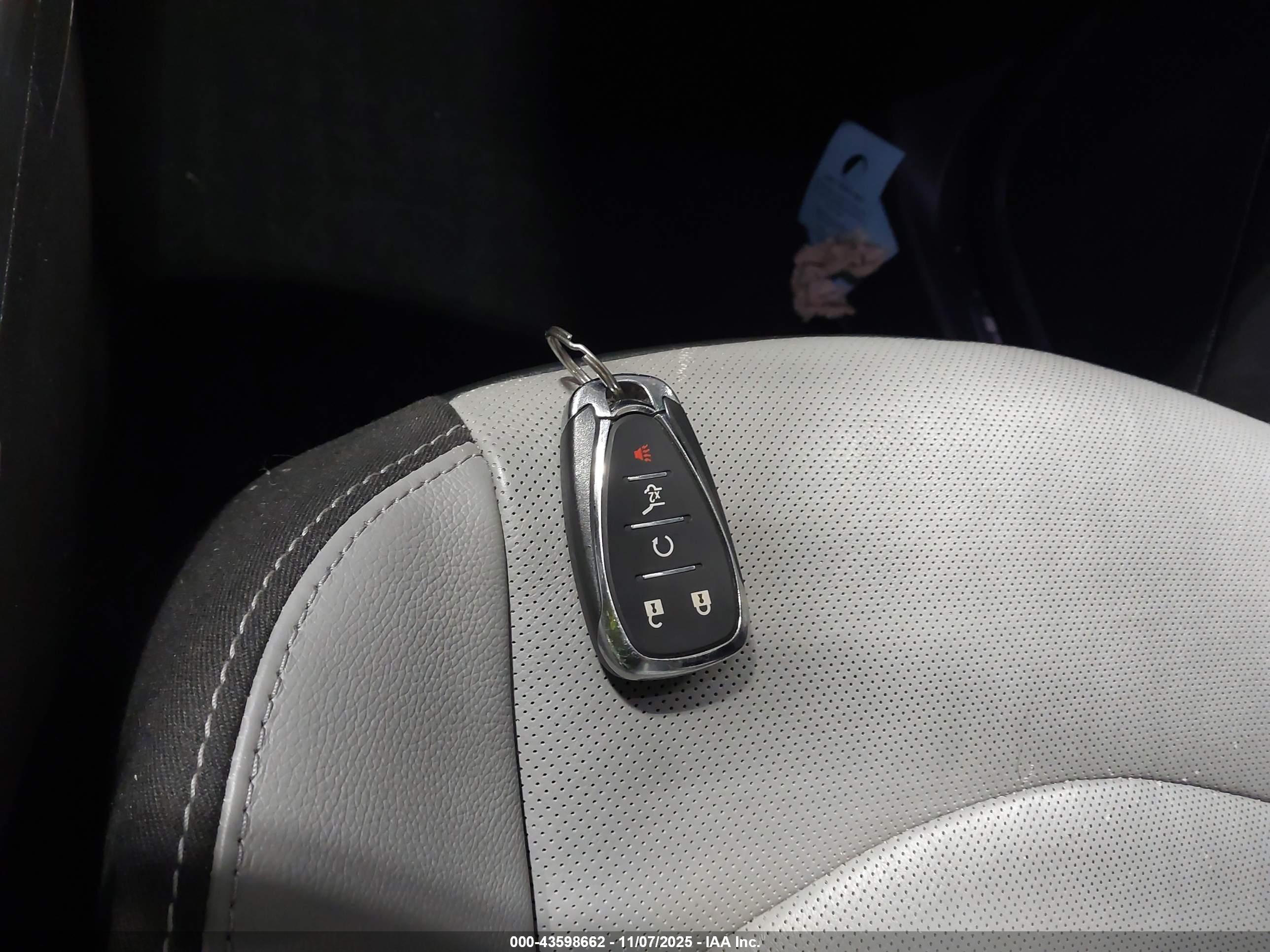 CHEVROLET EQUINOX image 11