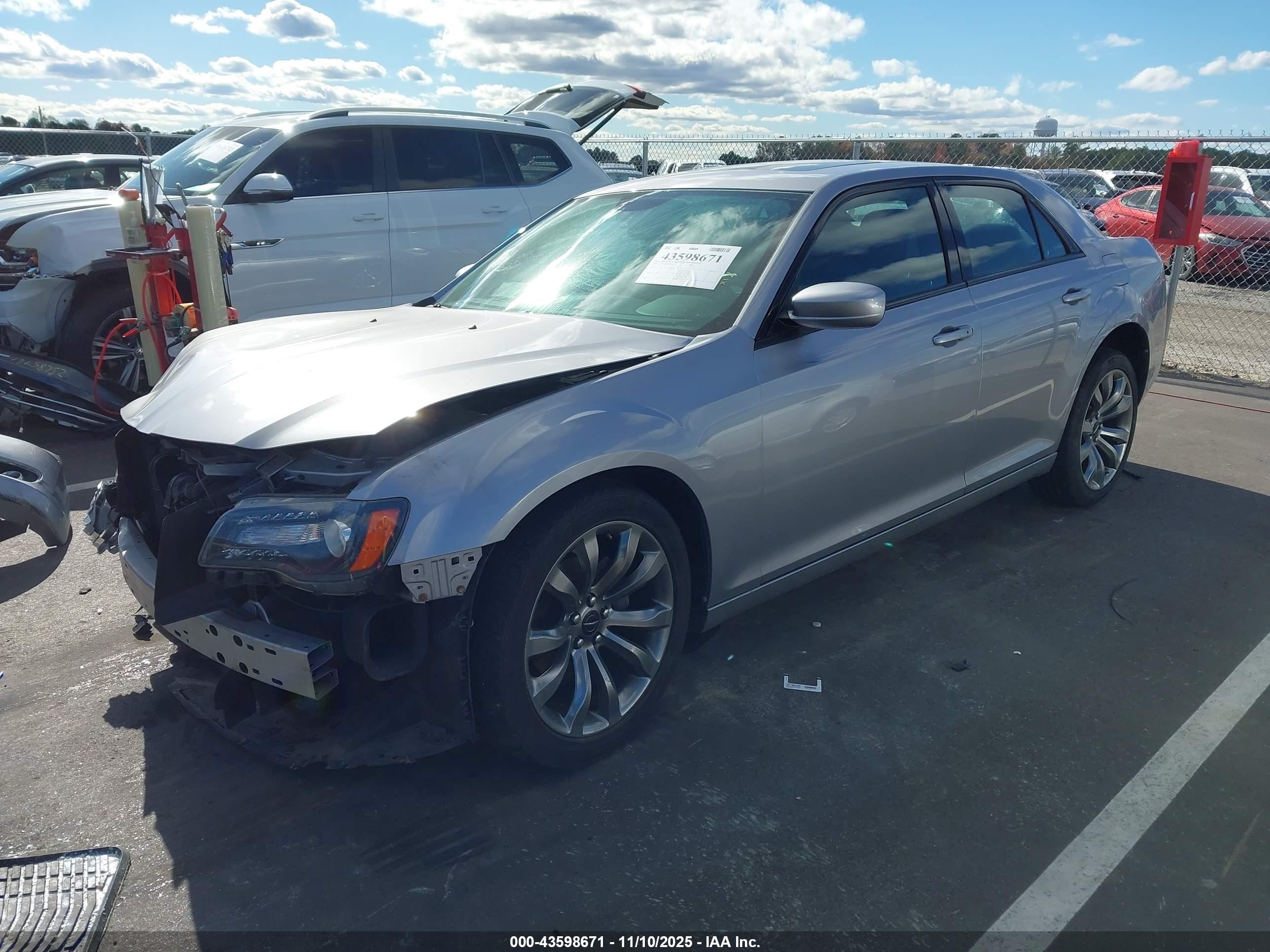 CHRYSLER 300 image 2