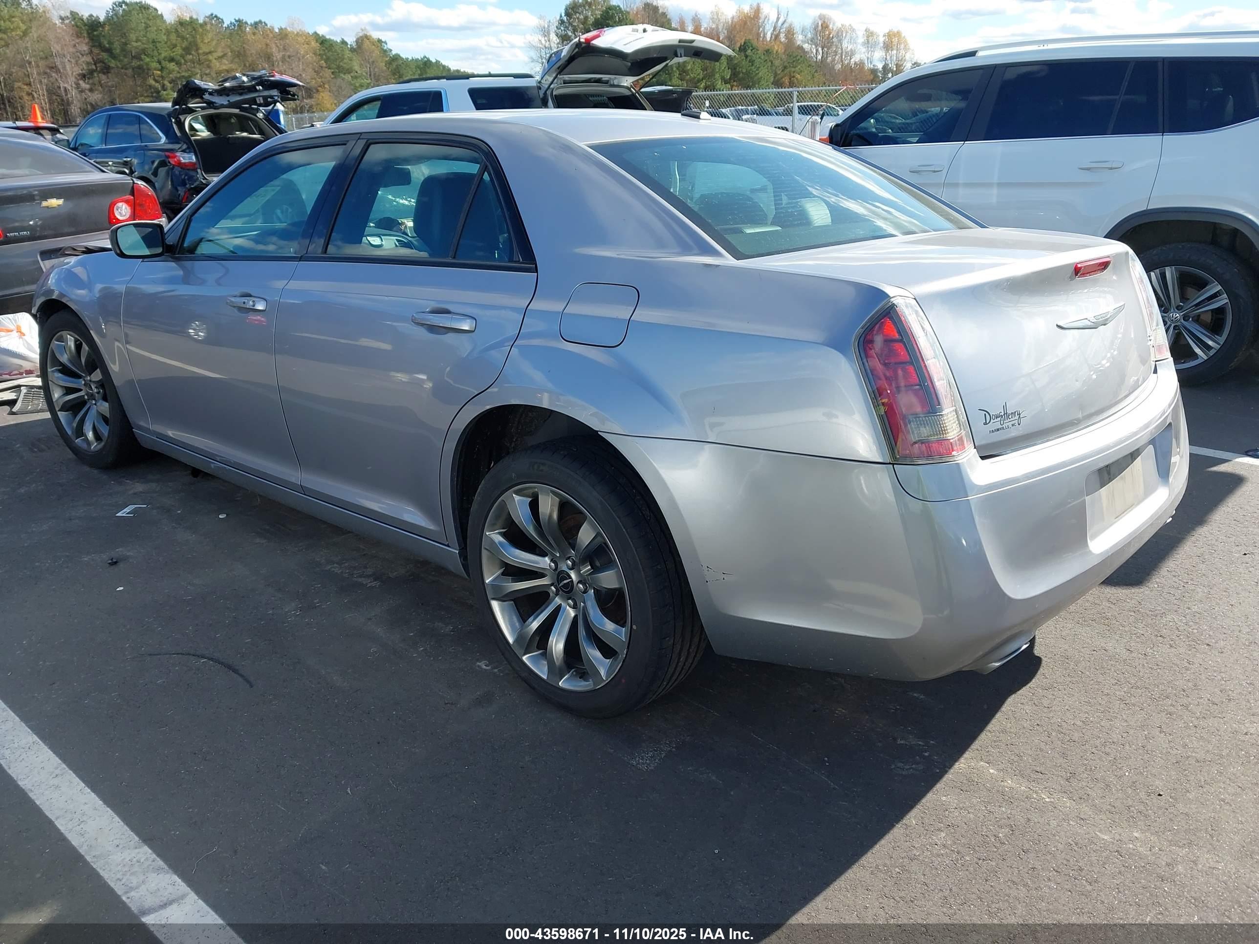 CHRYSLER 300 image 3