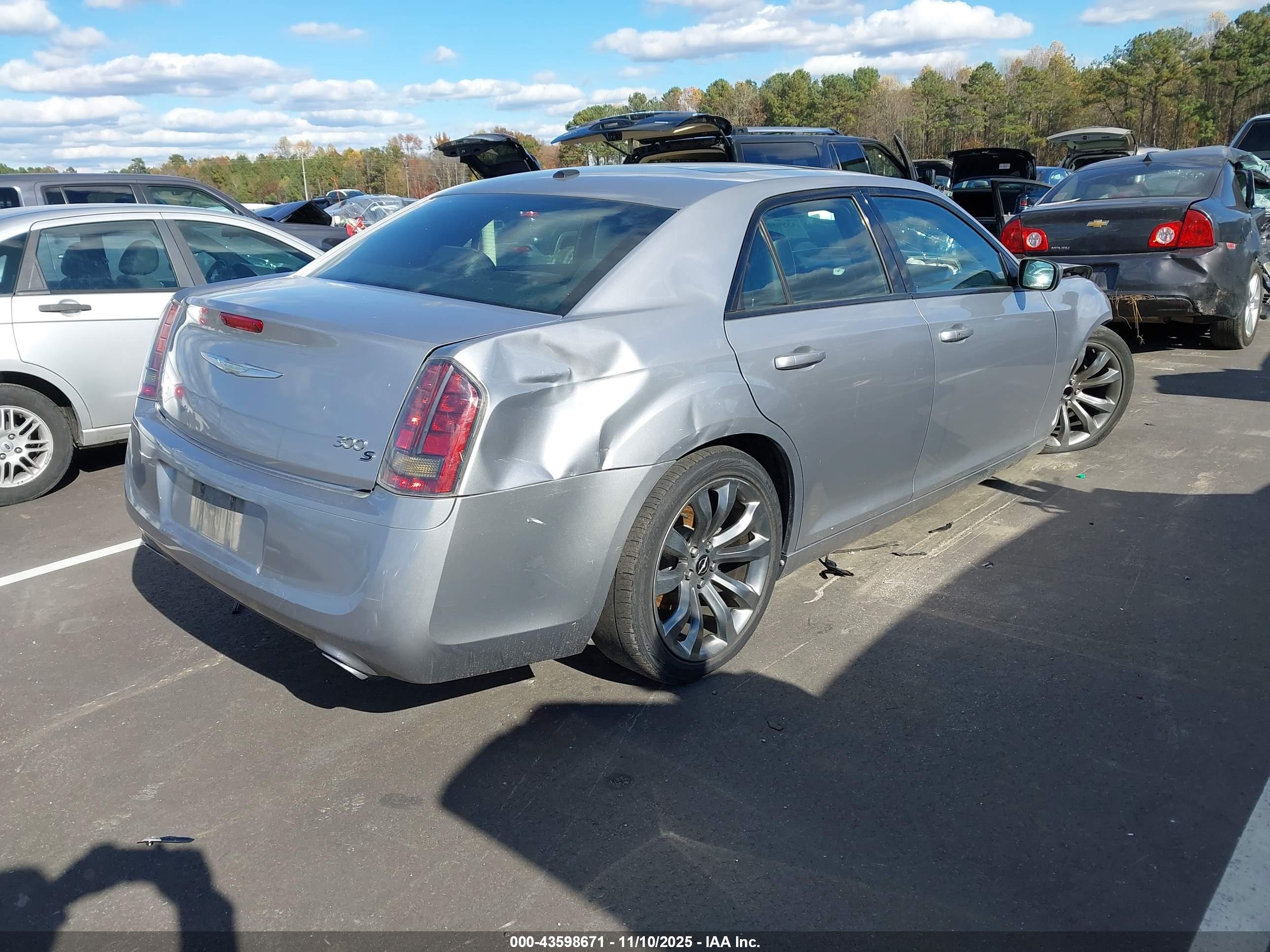 CHRYSLER 300 image 4