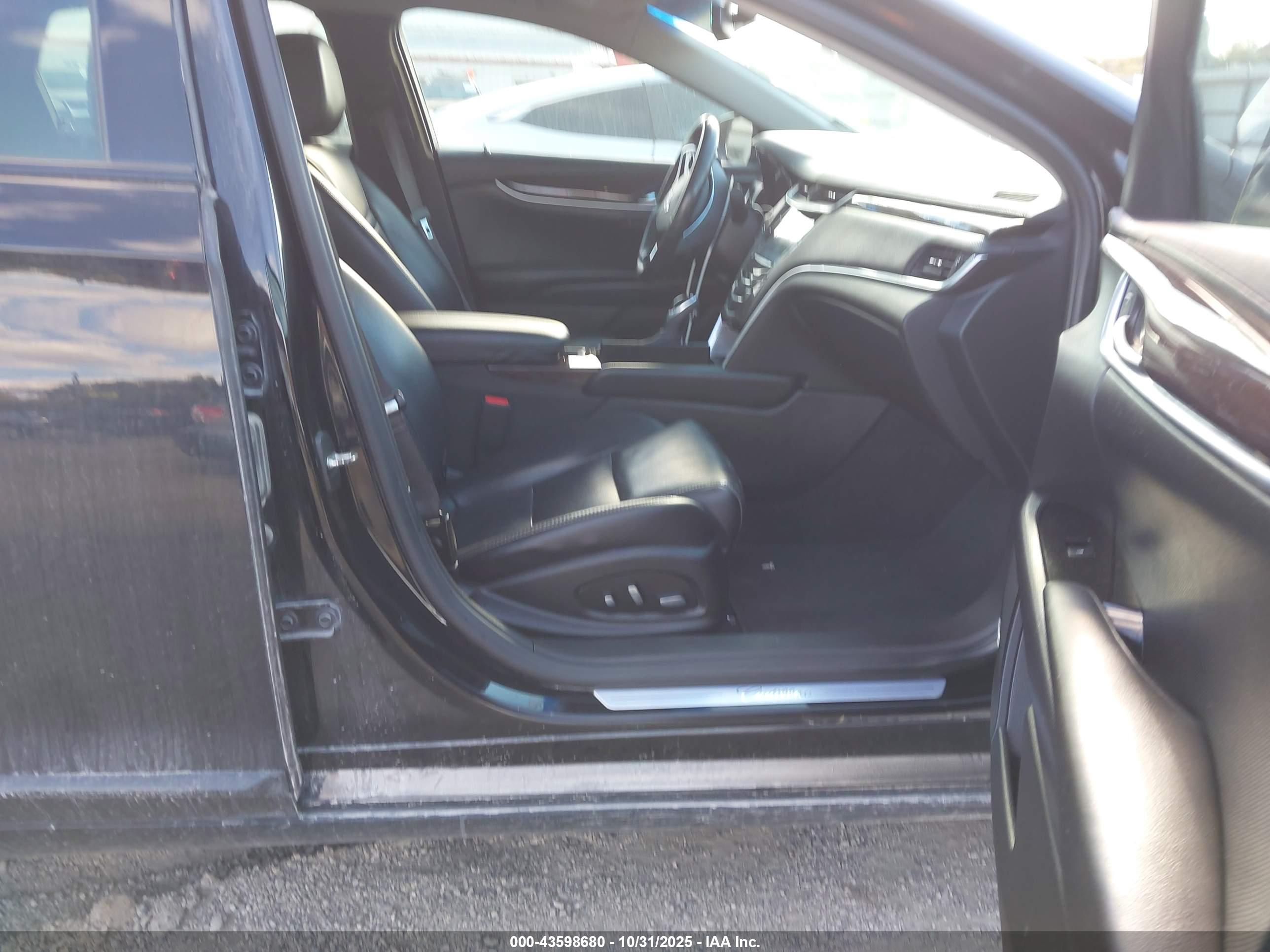 CADILLAC XTS image 5