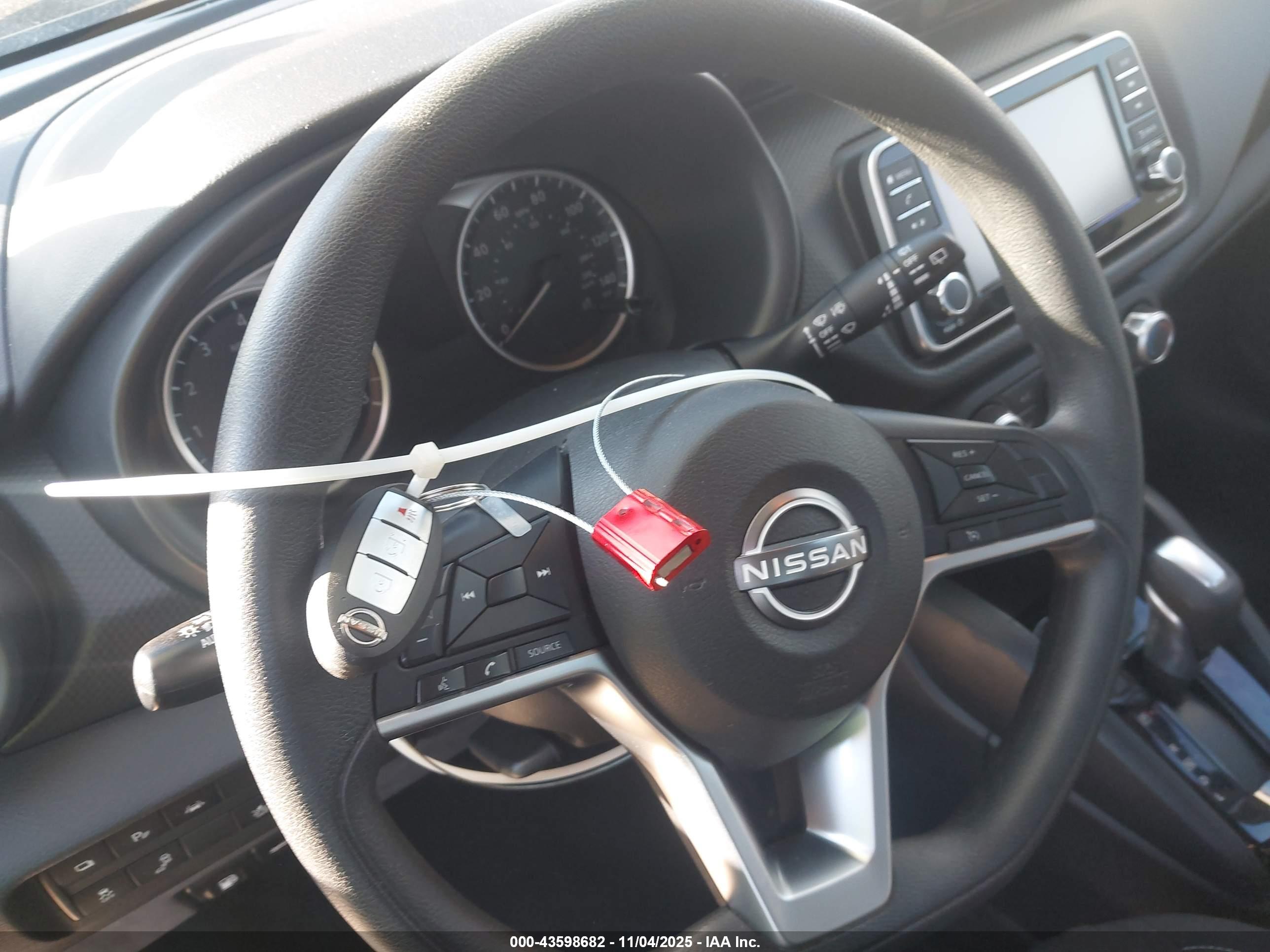 NISSAN KICKS image 11