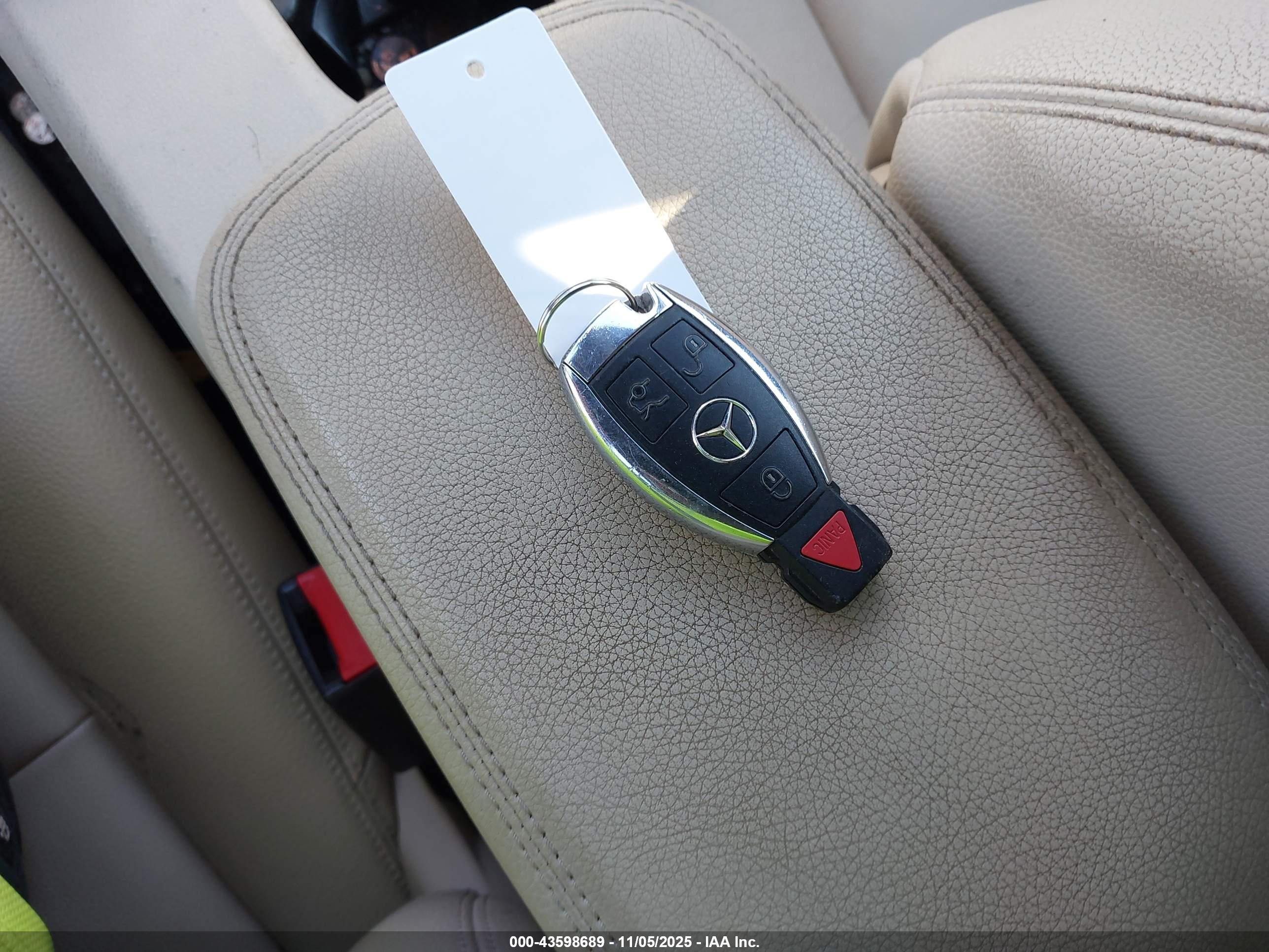 MERCEDES-BENZ GLA image 11