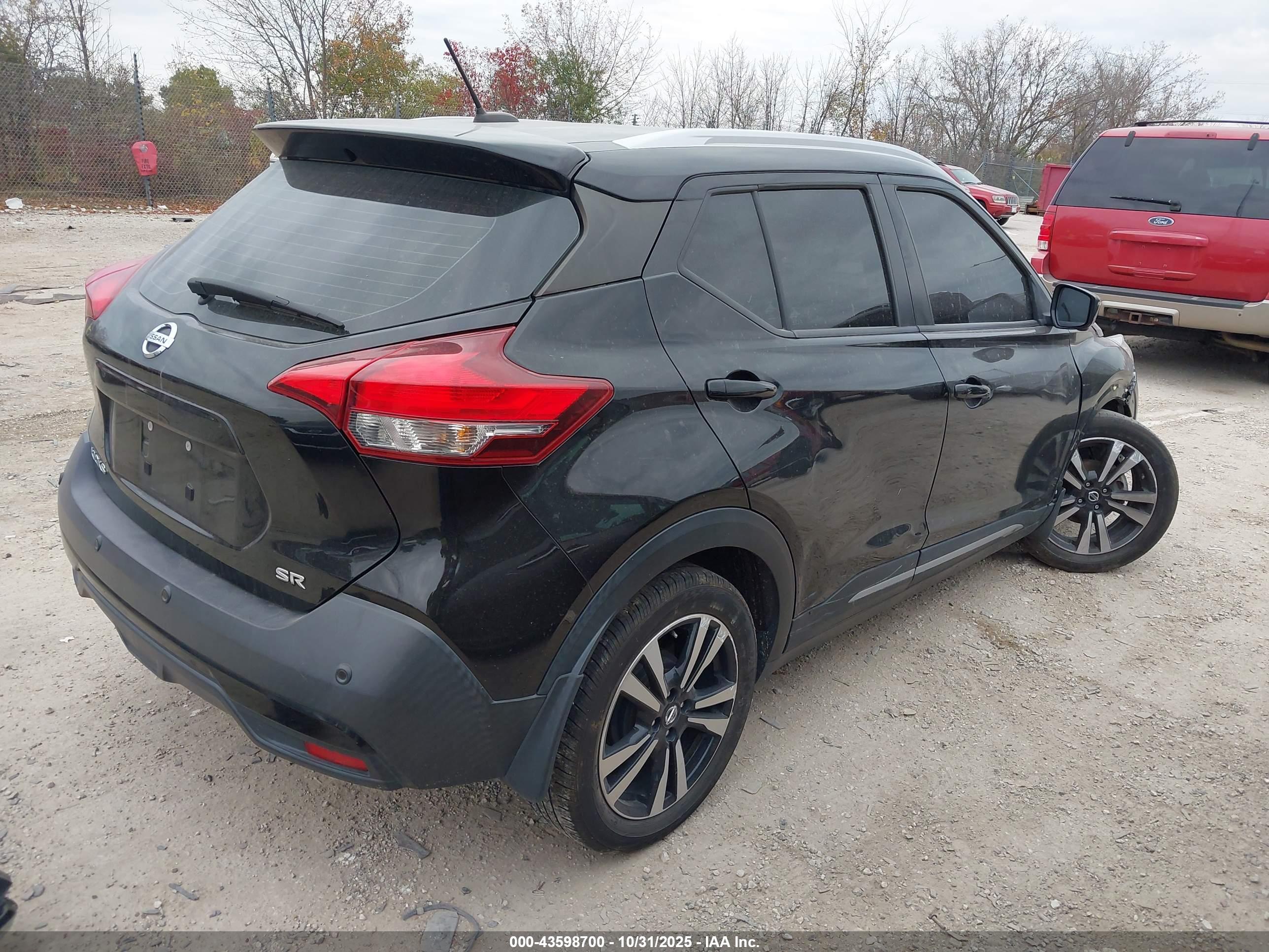 NISSAN KICKS image 4