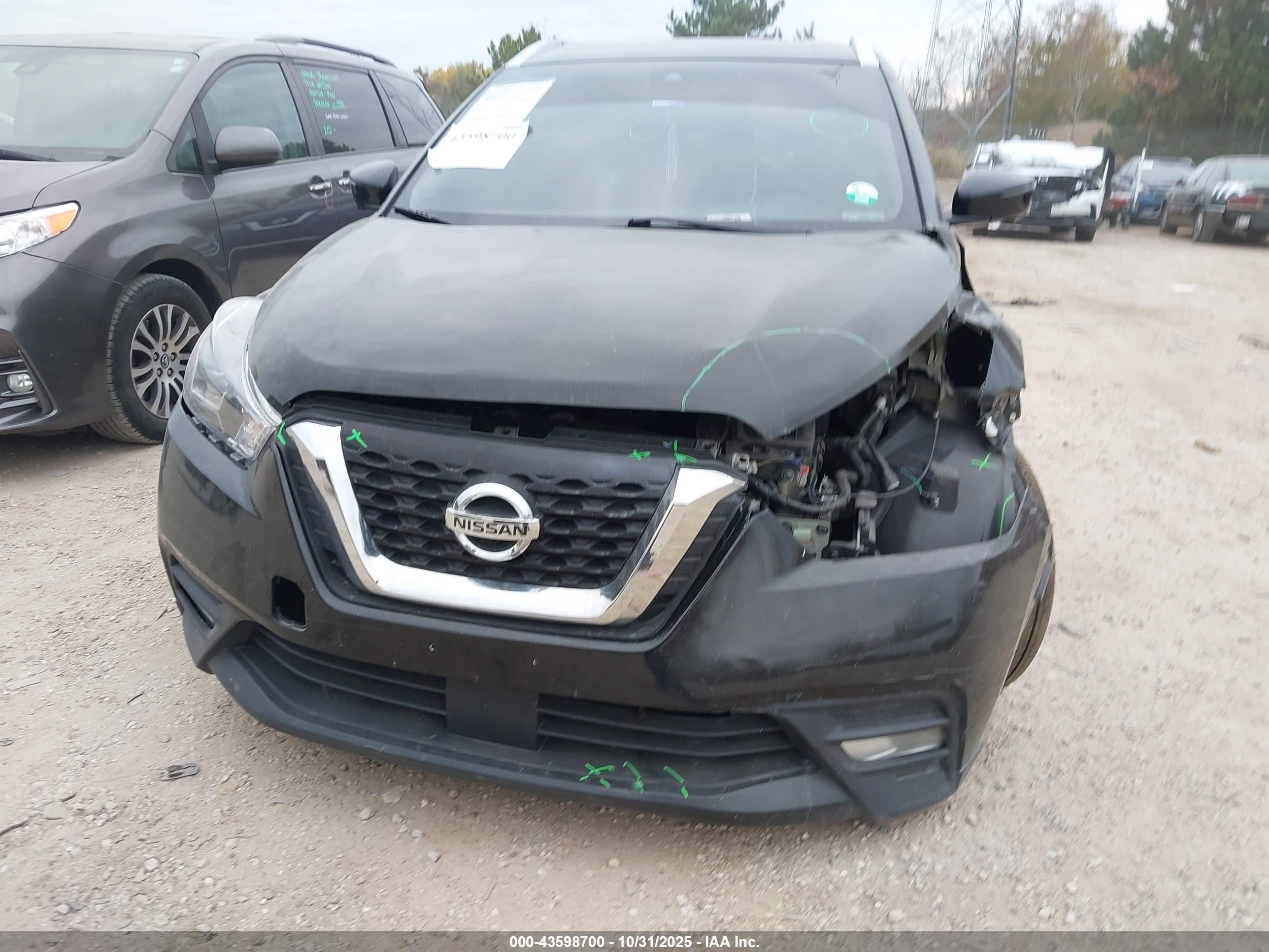 NISSAN KICKS image 6