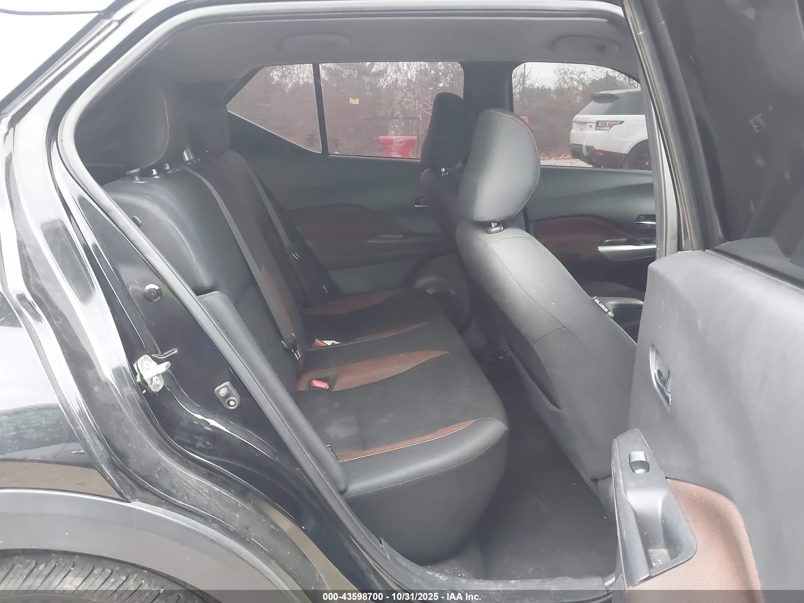 NISSAN KICKS image 8
