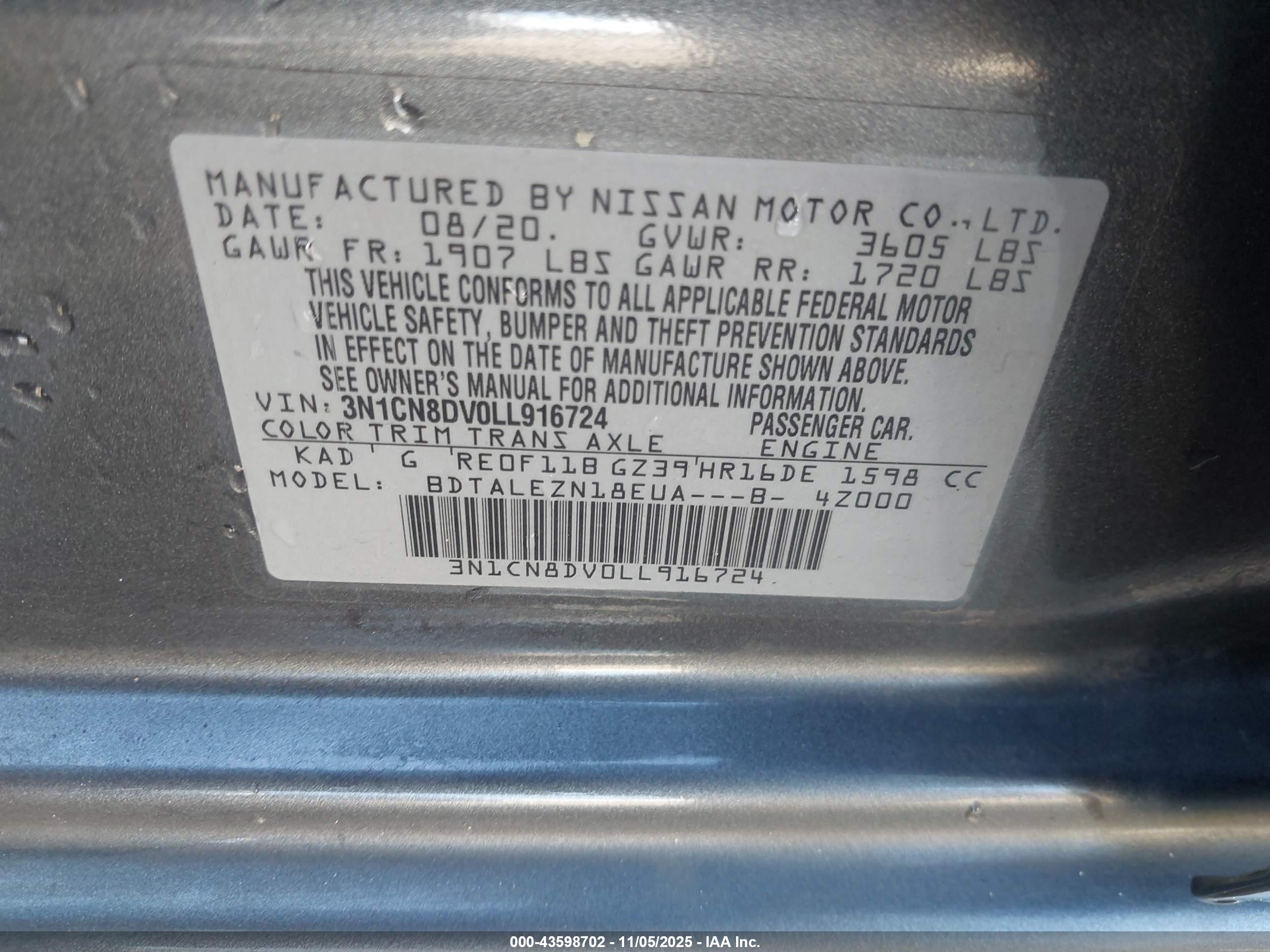 NISSAN VERSA image 9