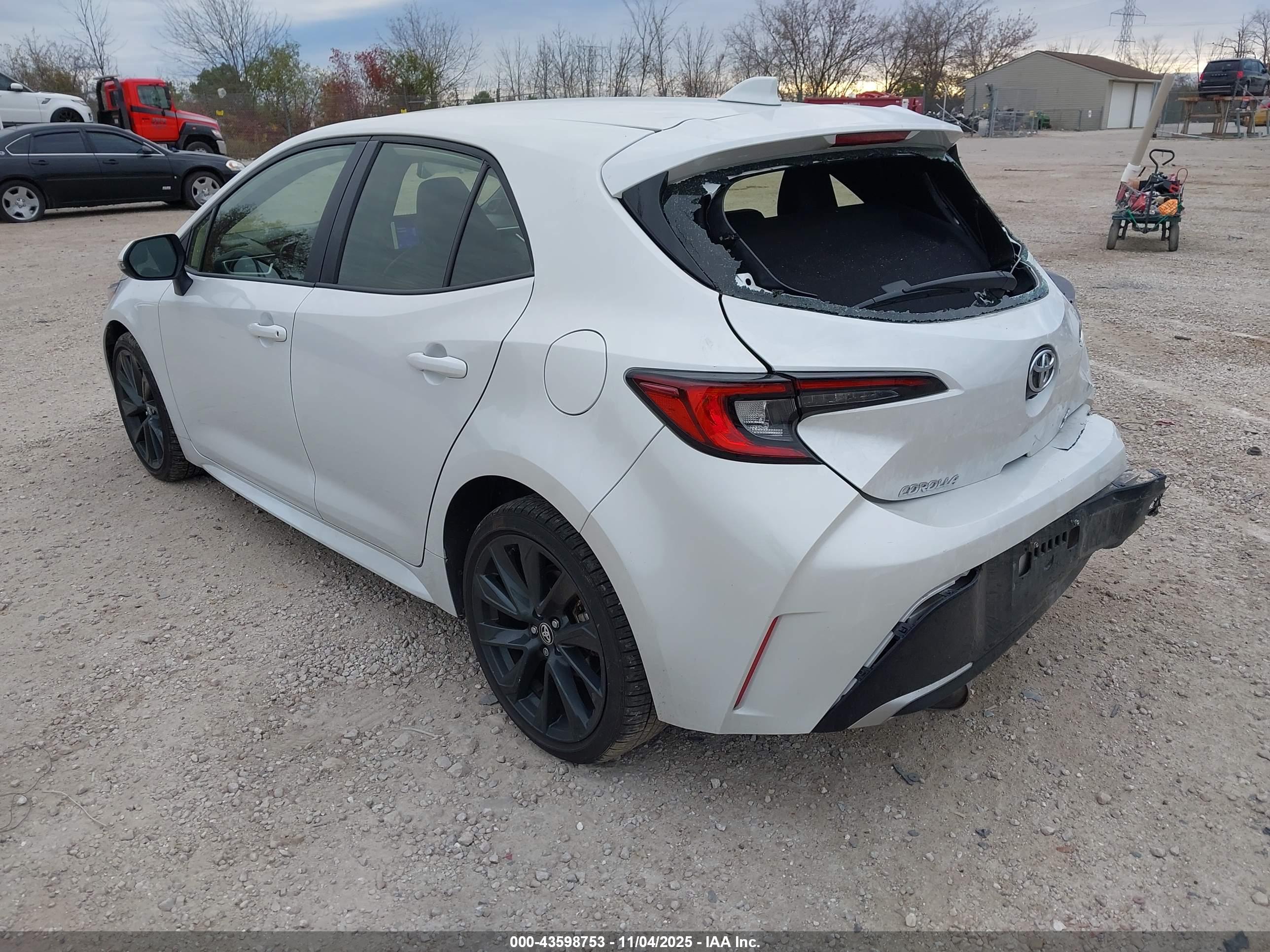 TOYOTA COROLLA image 3