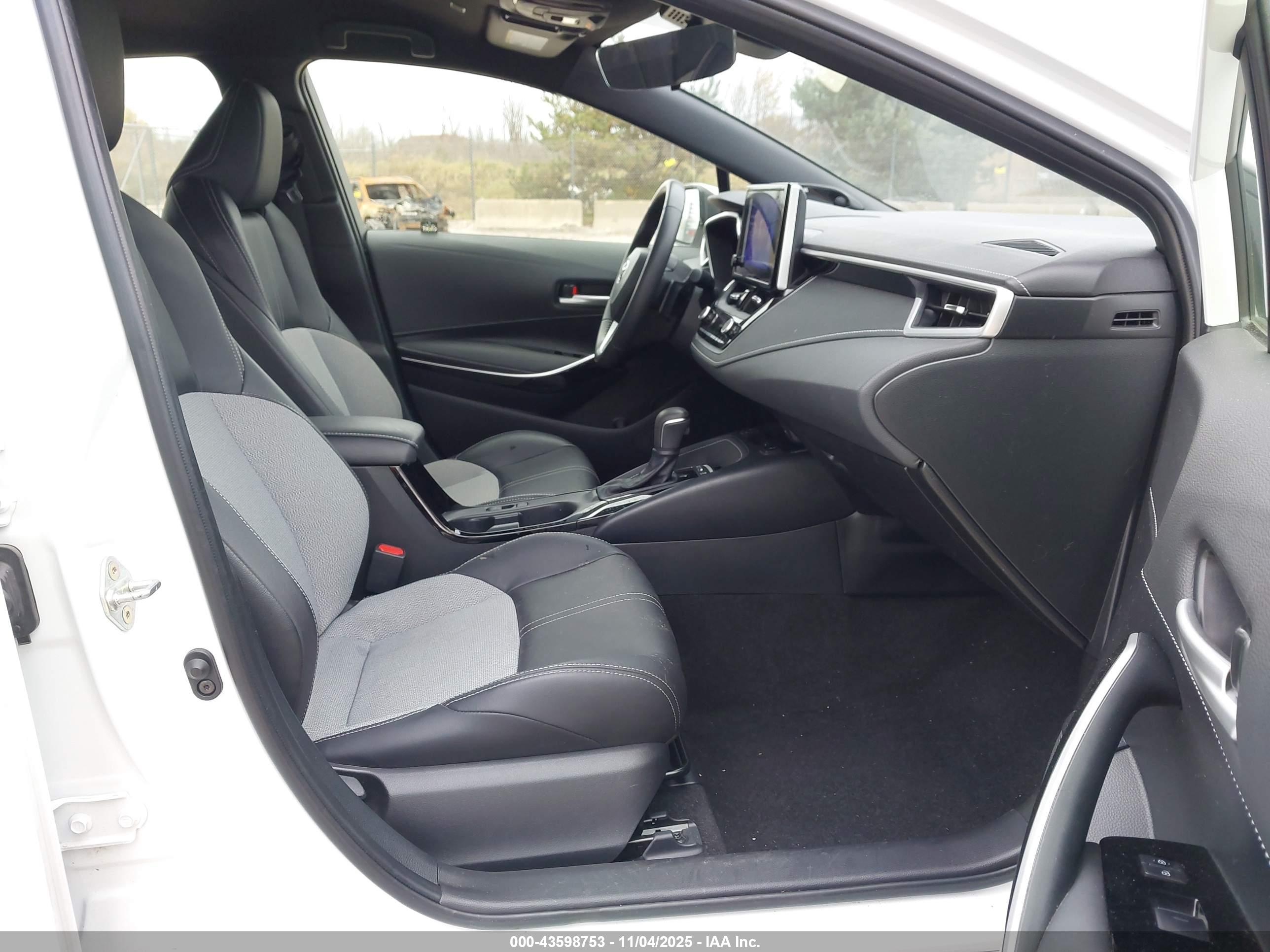 TOYOTA COROLLA image 5