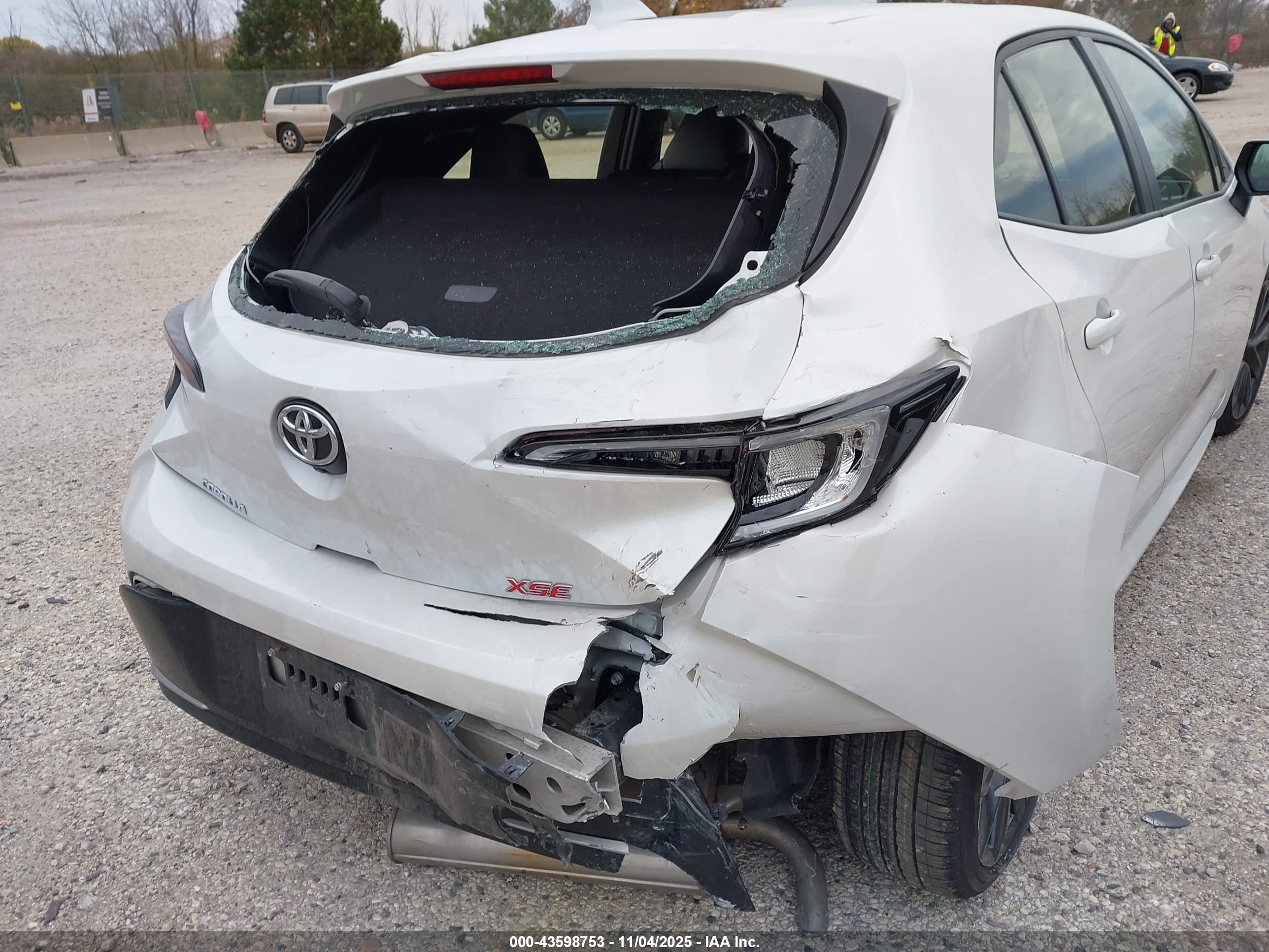 TOYOTA COROLLA image 6