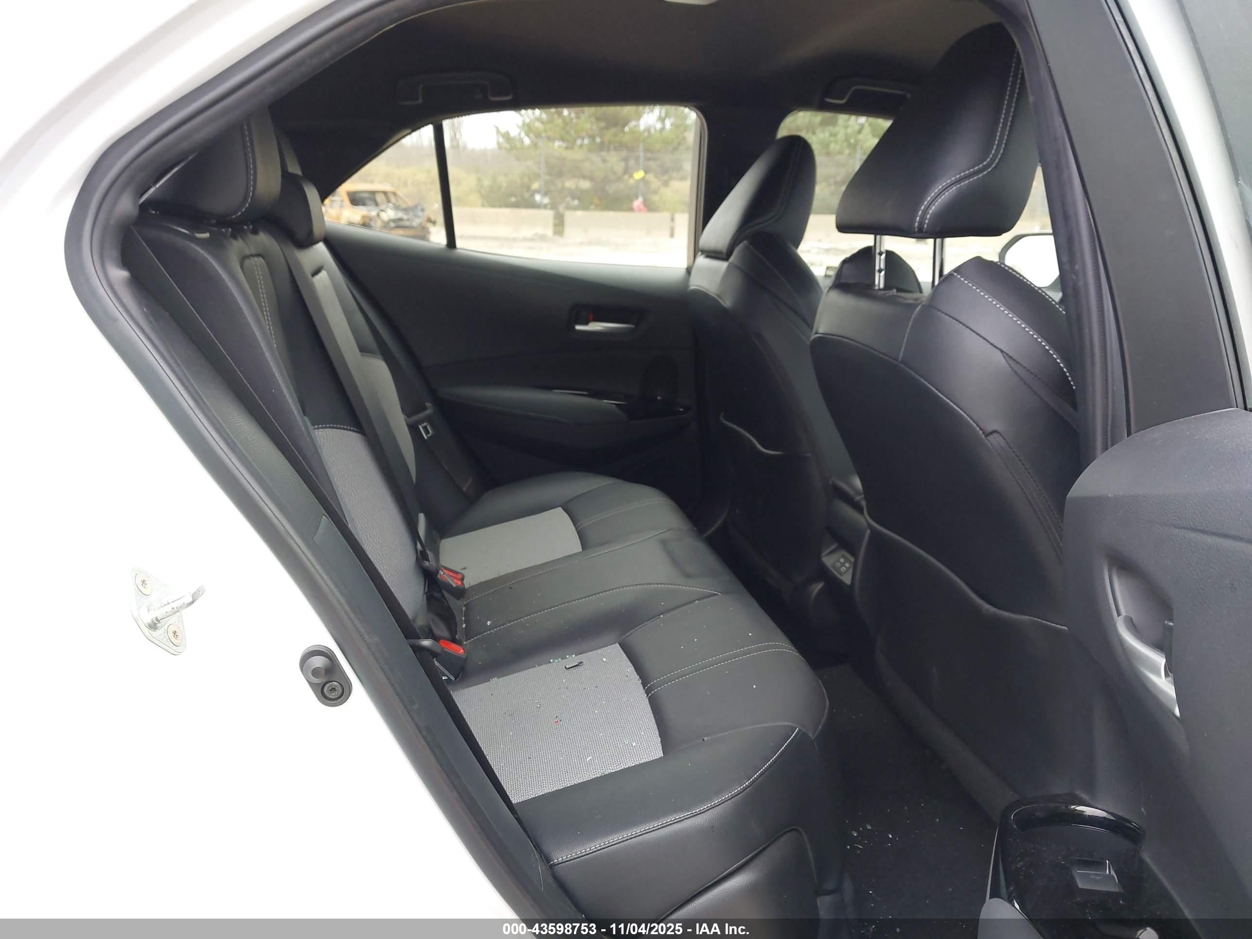TOYOTA COROLLA image 8