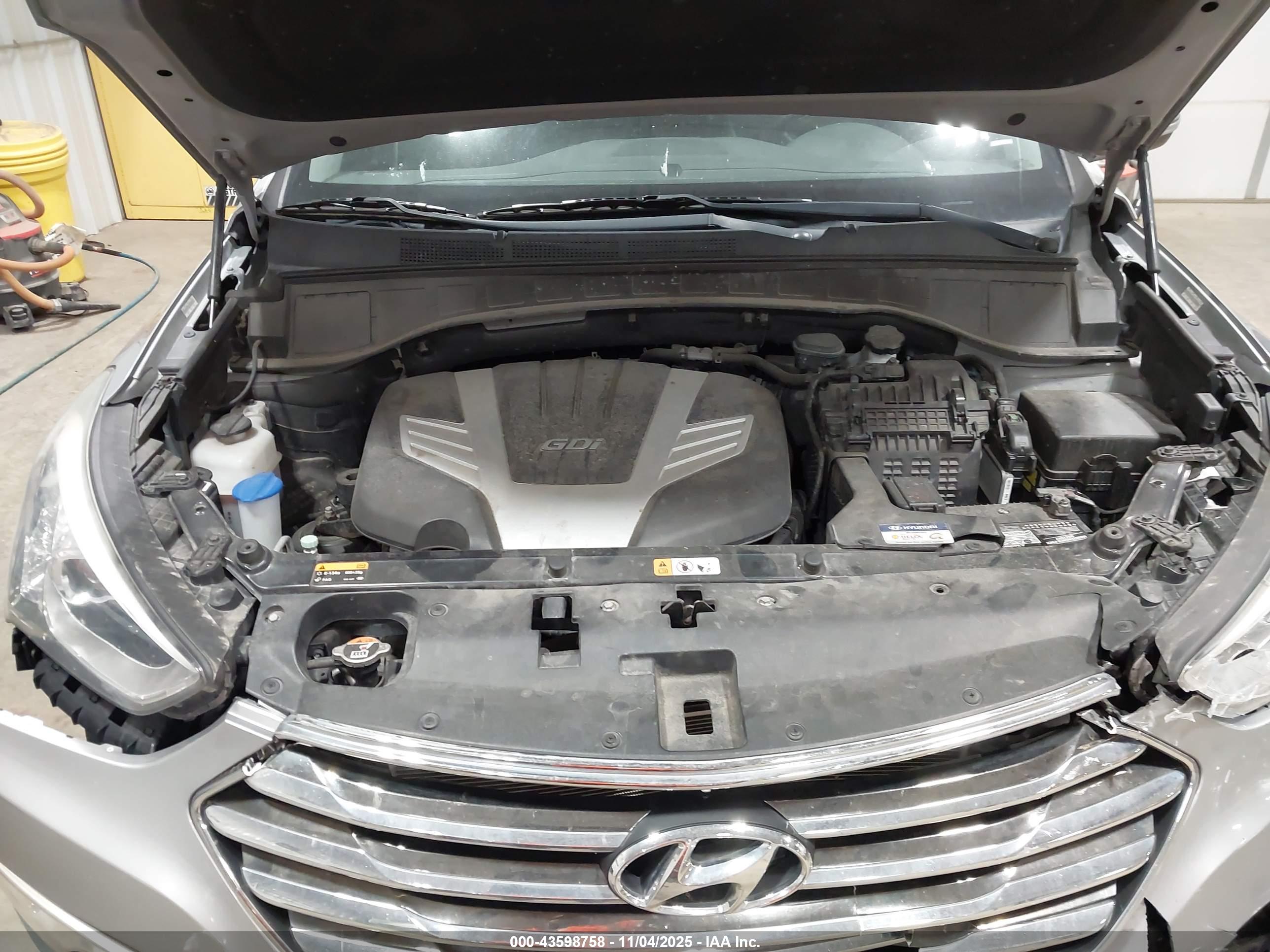 HYUNDAI SANTA image 10