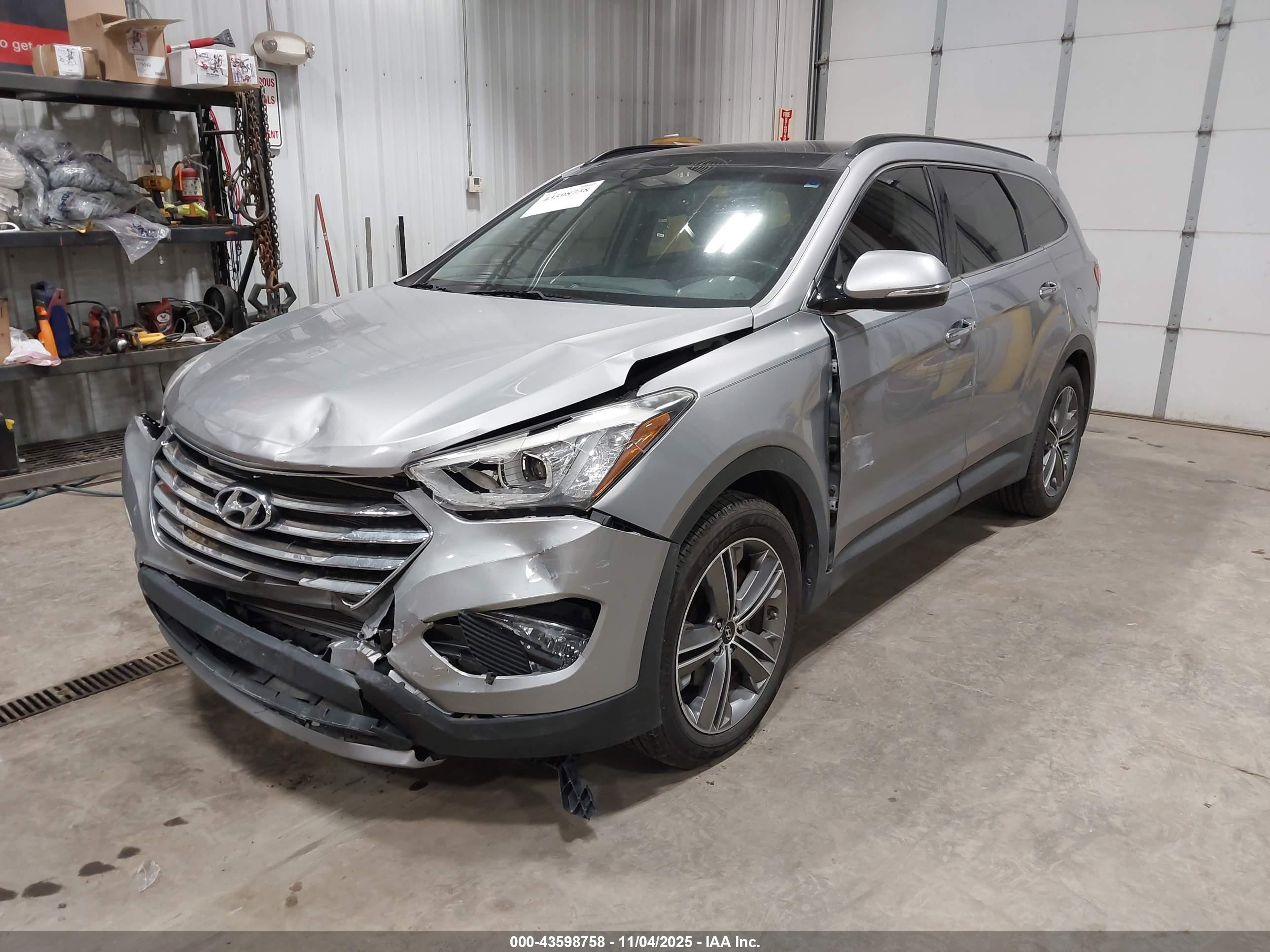 HYUNDAI SANTA image 2
