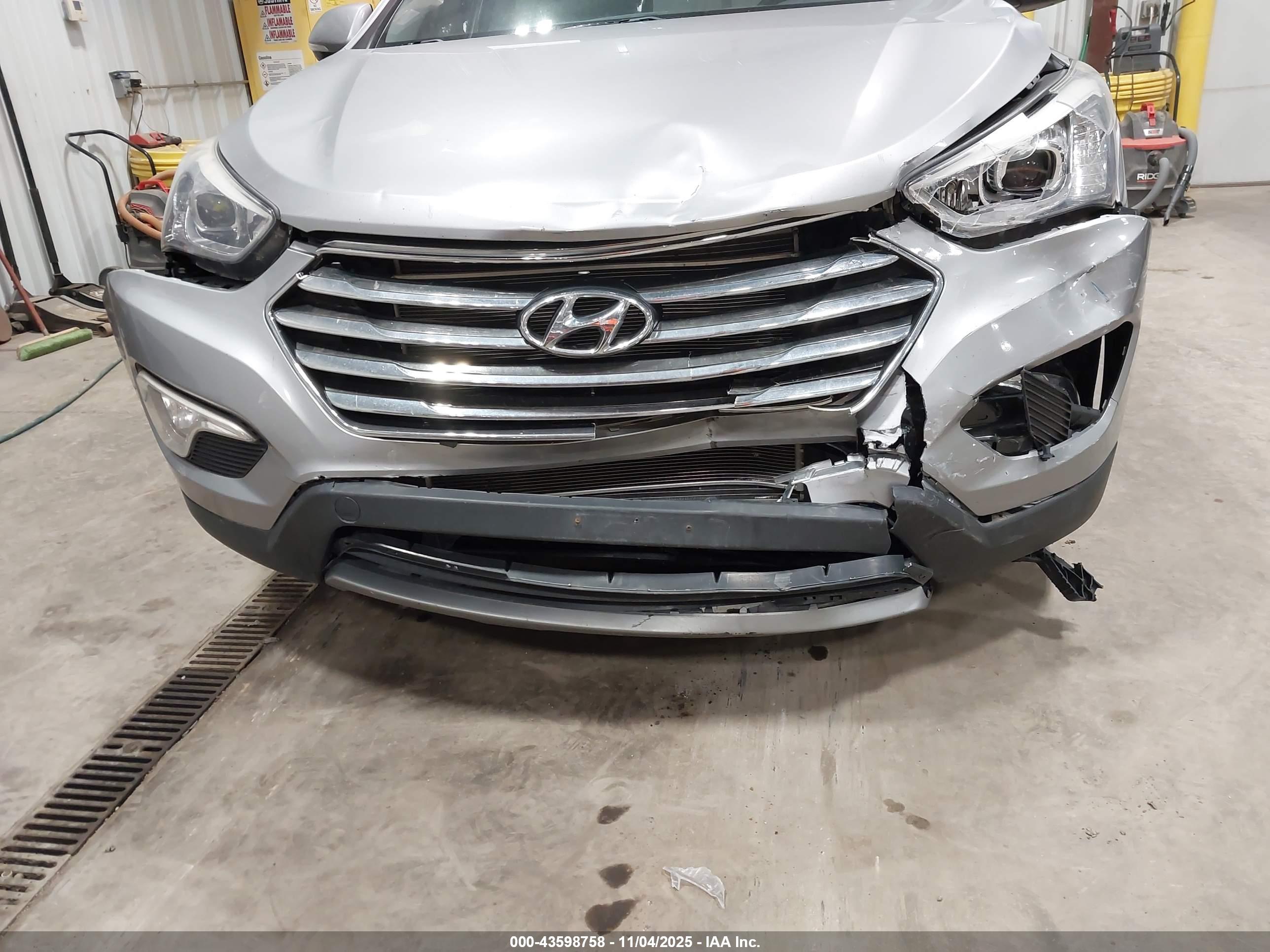 HYUNDAI SANTA image 6