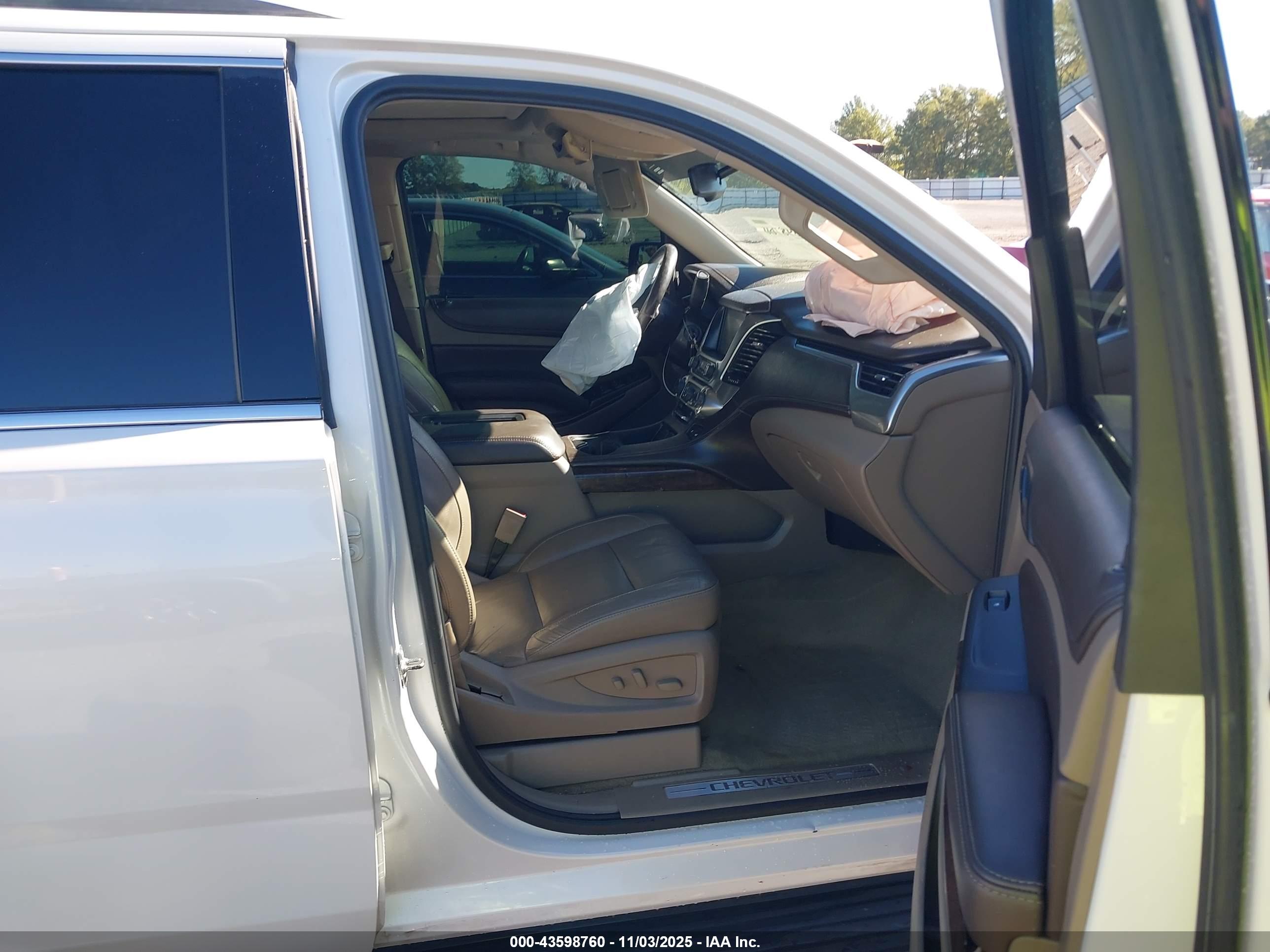CHEVROLET TAHOE image 5