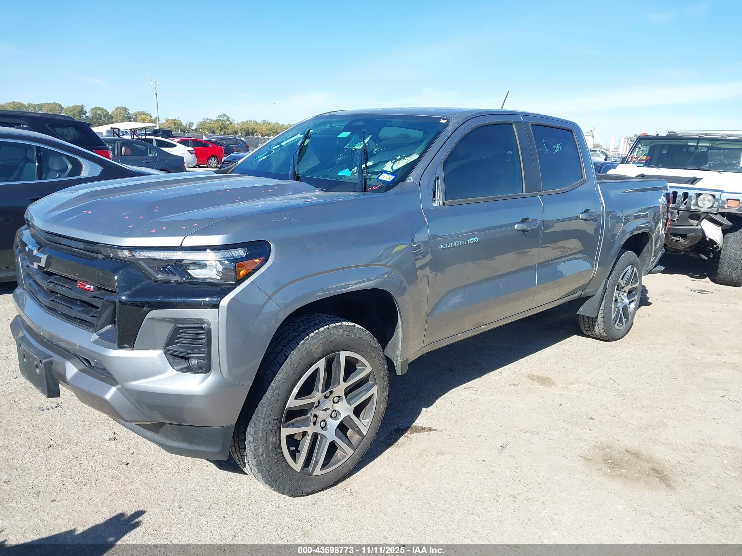 CHEVROLET COLORADO image 2