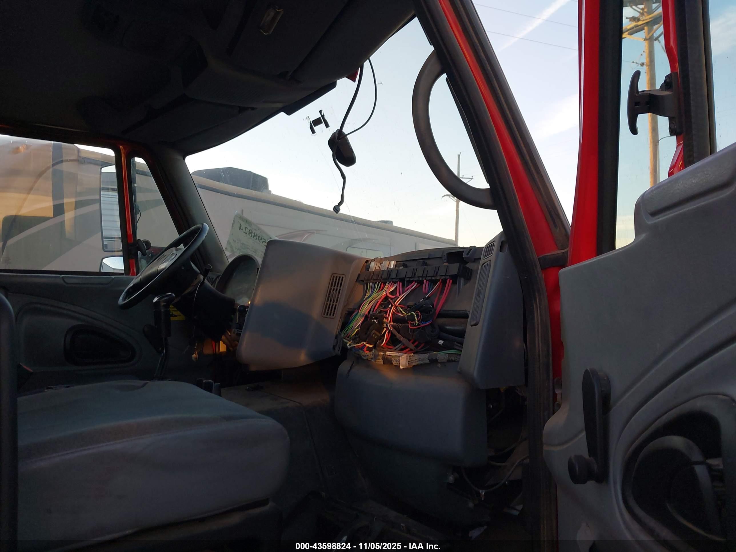 INTERNATIONAL 8000 image 8