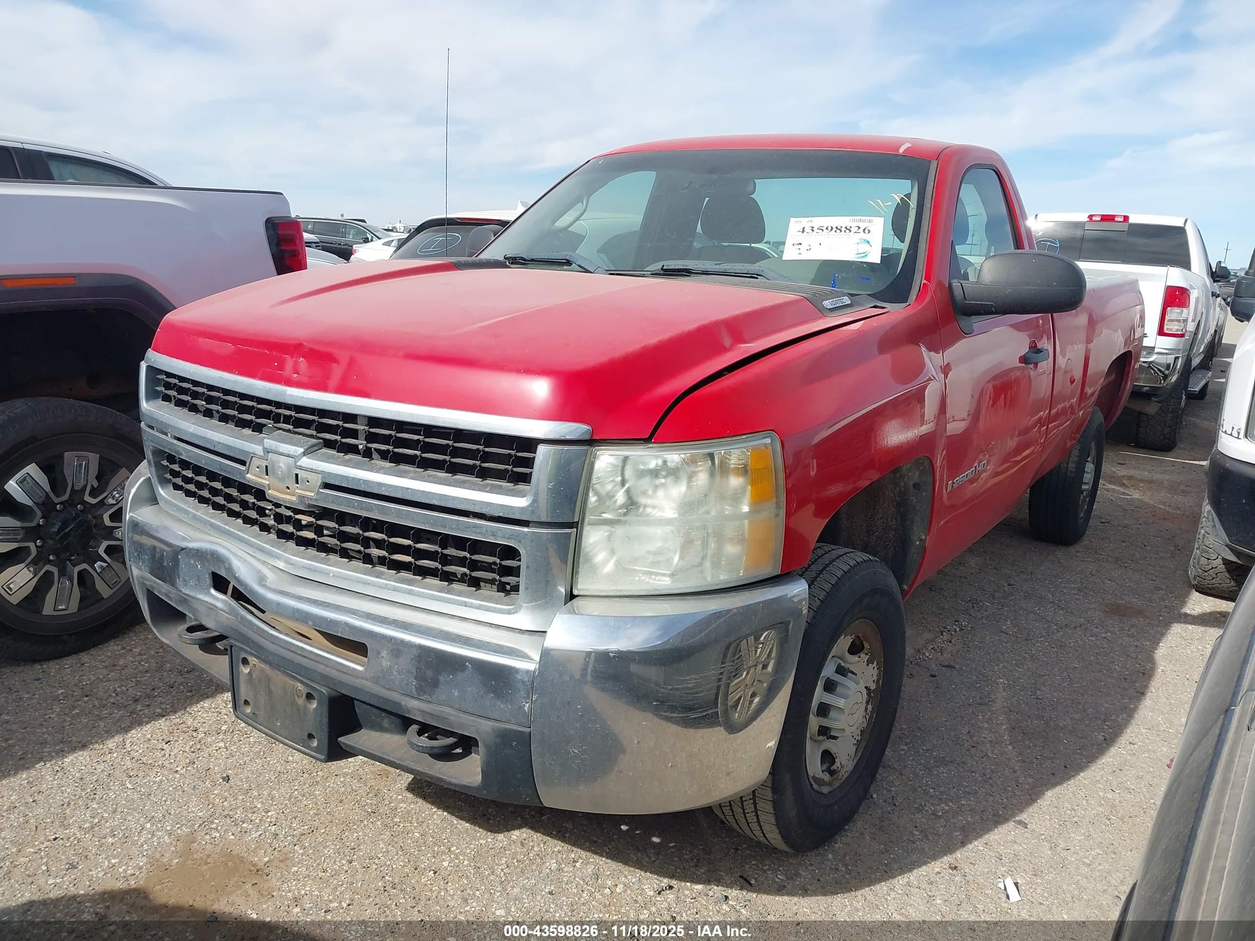 CHEVROLET SILVERADO image 2