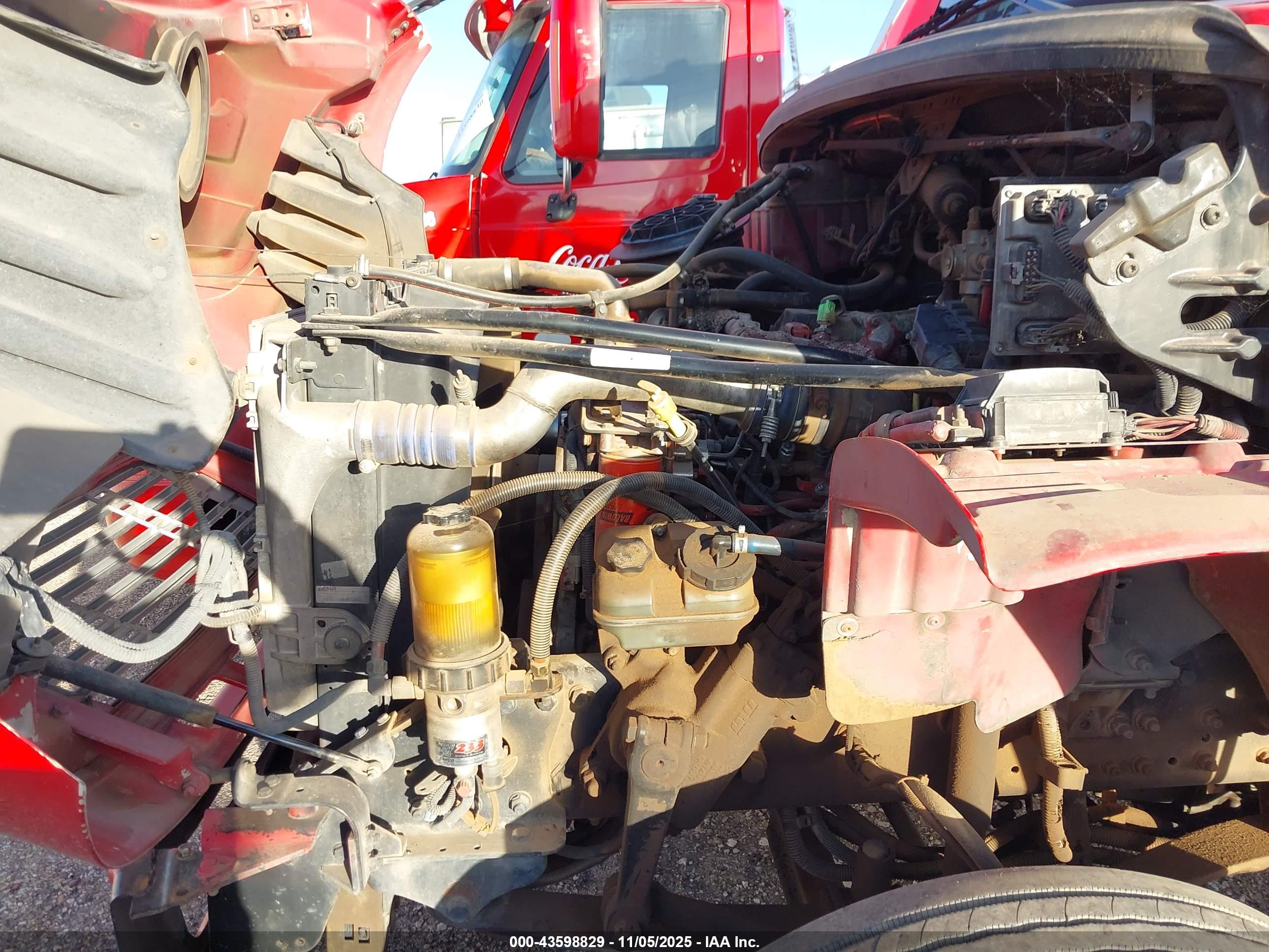 FREIGHTLINER M2 image 10