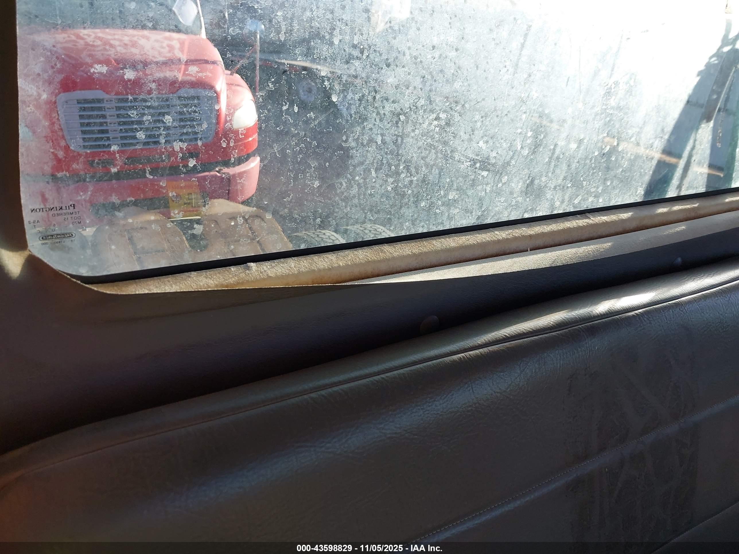 FREIGHTLINER M2 image 7
