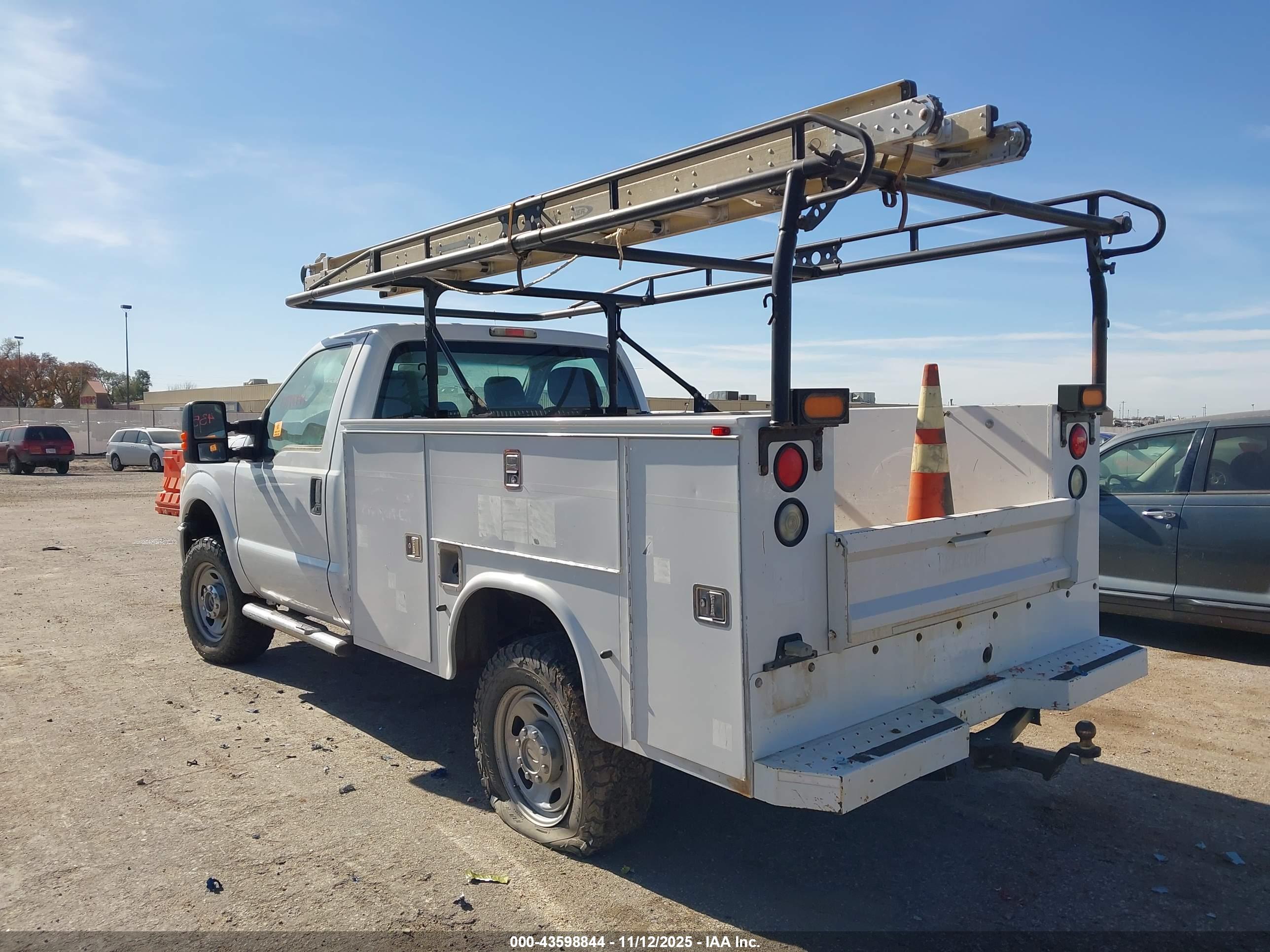 FORD F-350 image 3