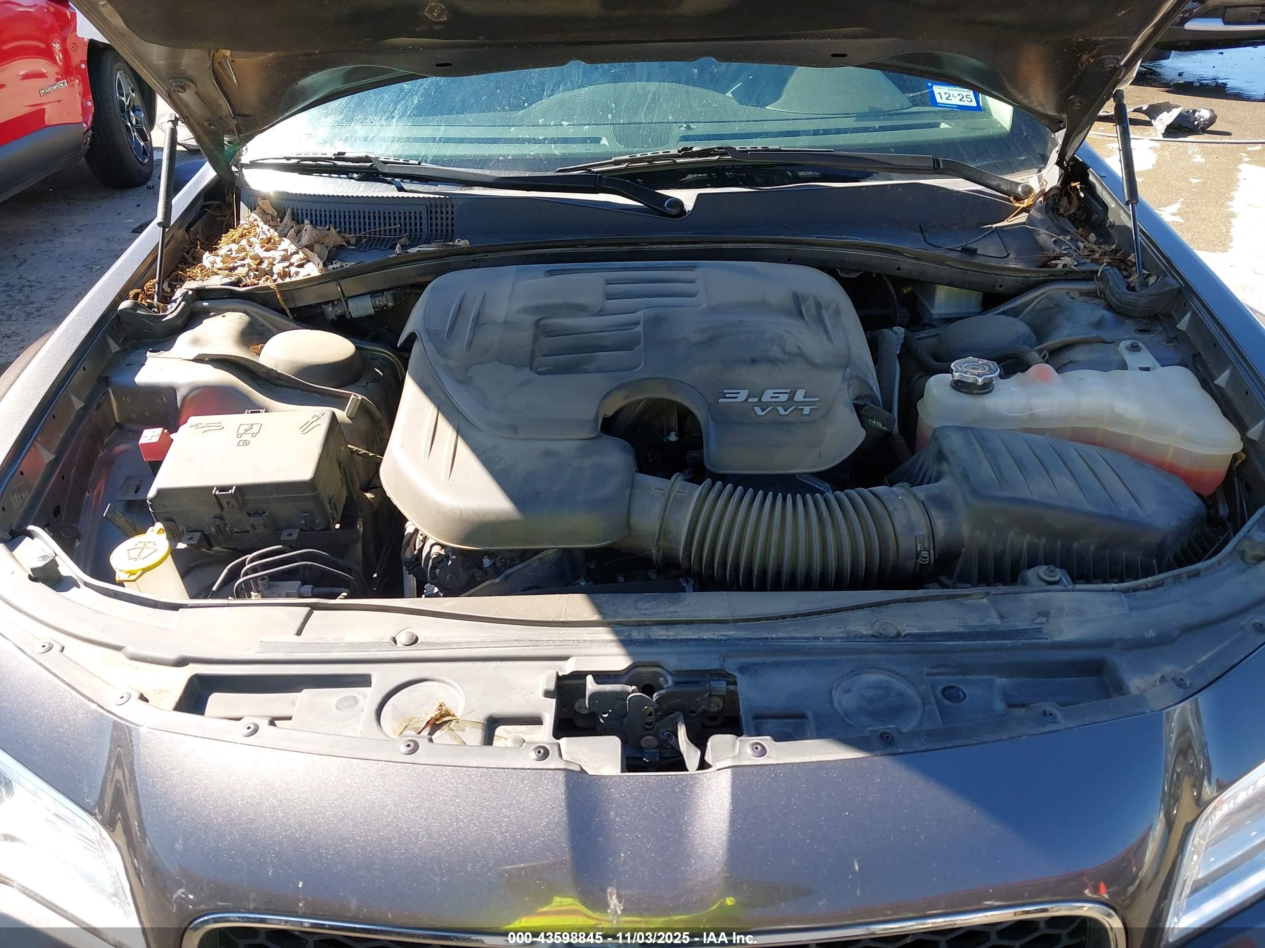CHRYSLER 300 image 10
