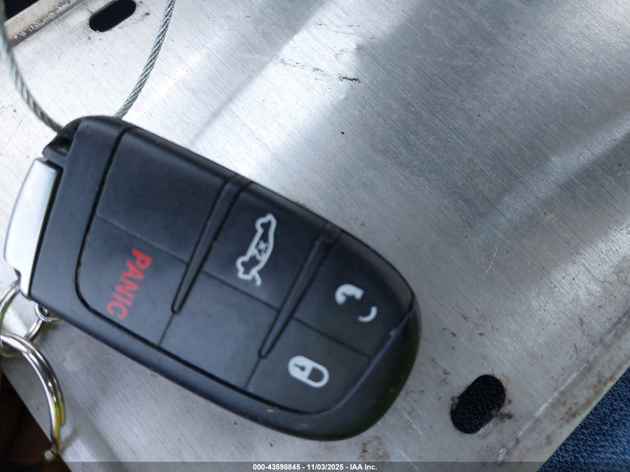 CHRYSLER 300 image 11
