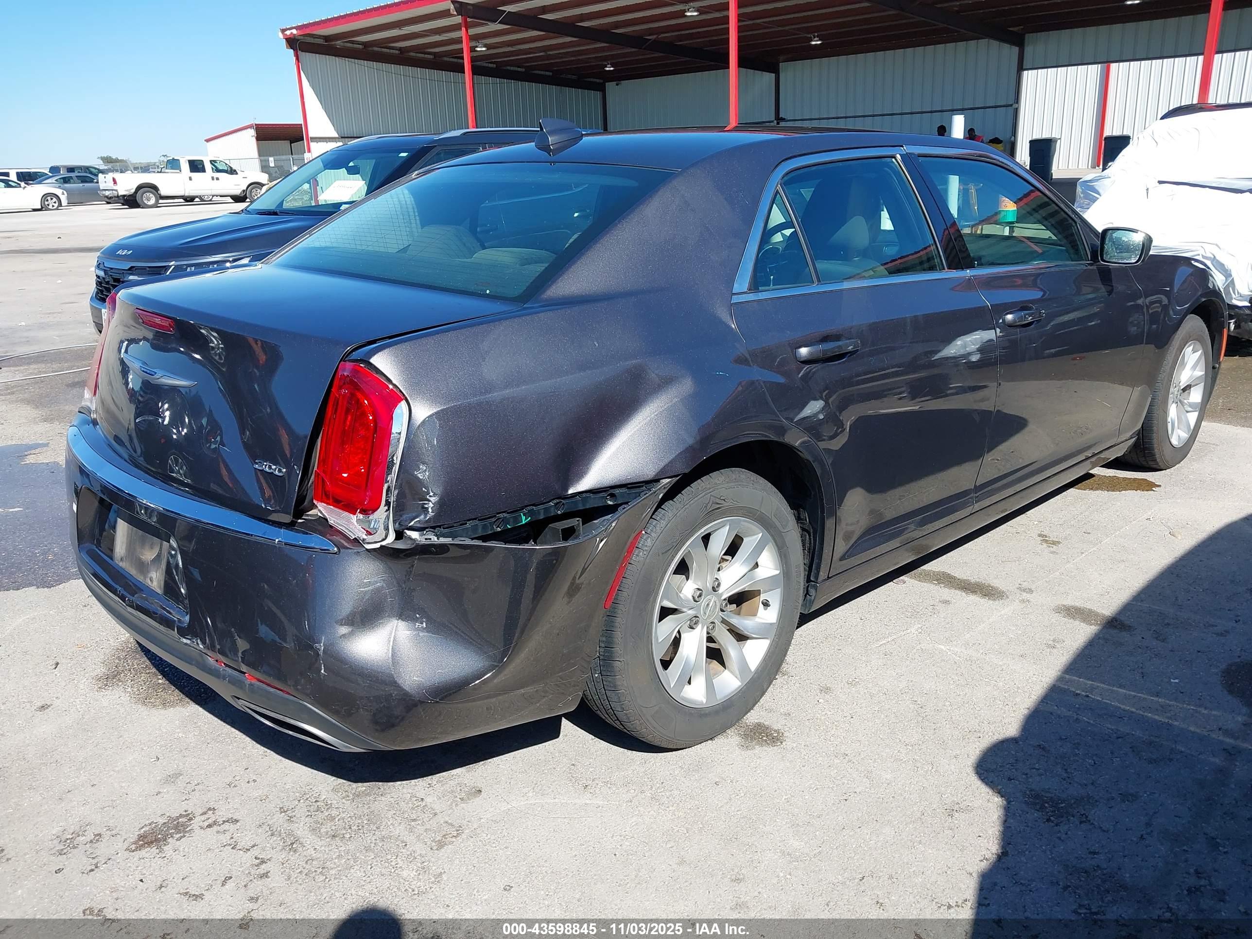 CHRYSLER 300 image 4