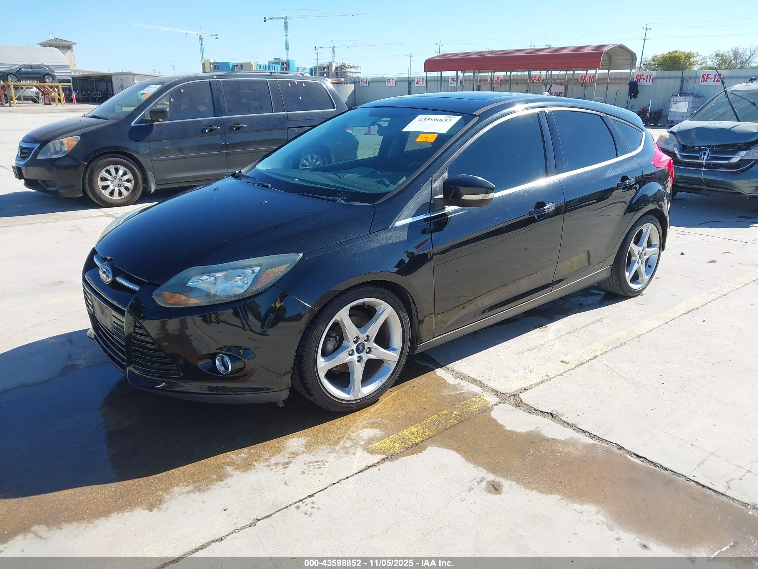 FORD FOCUS image 2