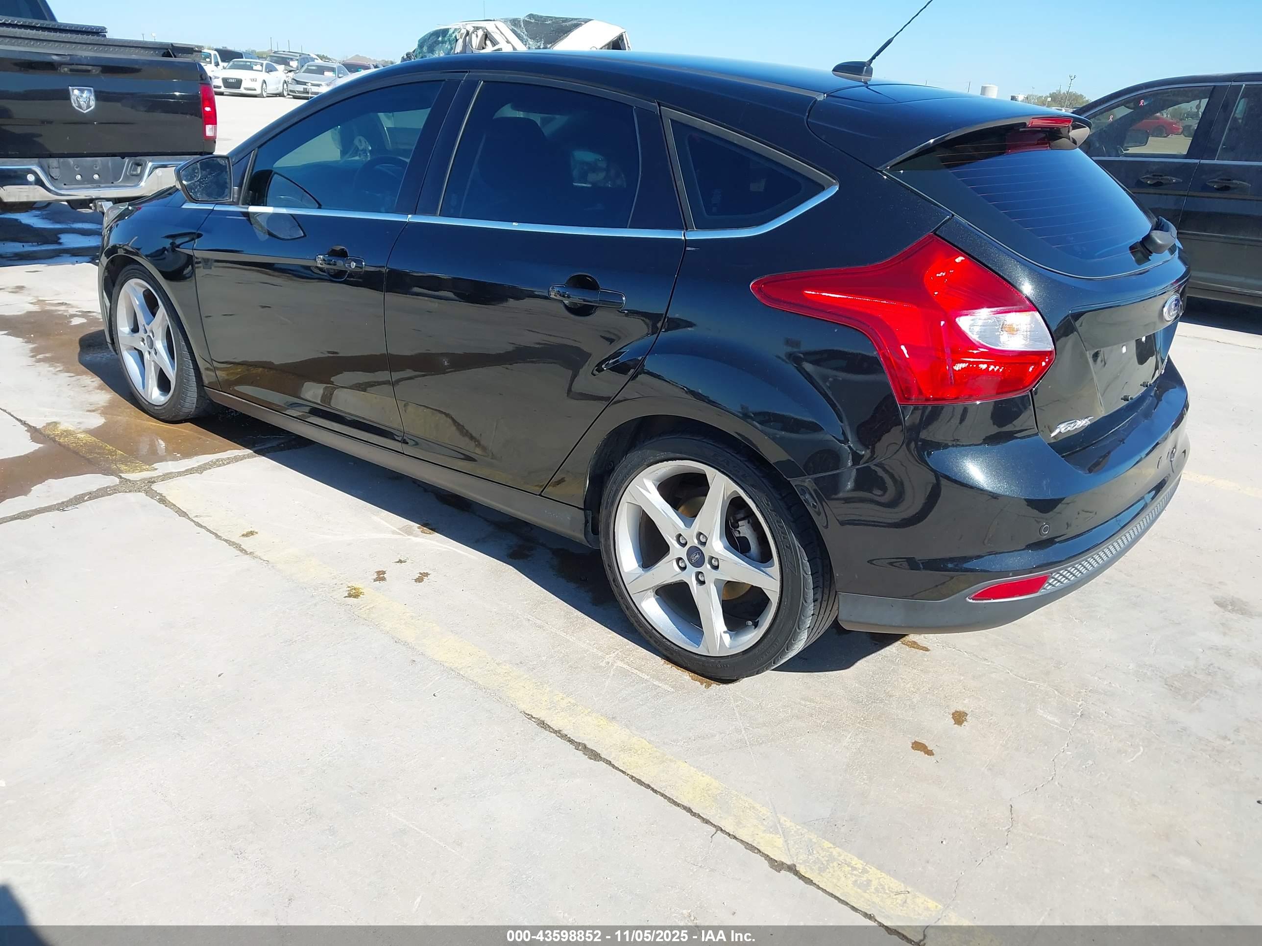 FORD FOCUS image 3