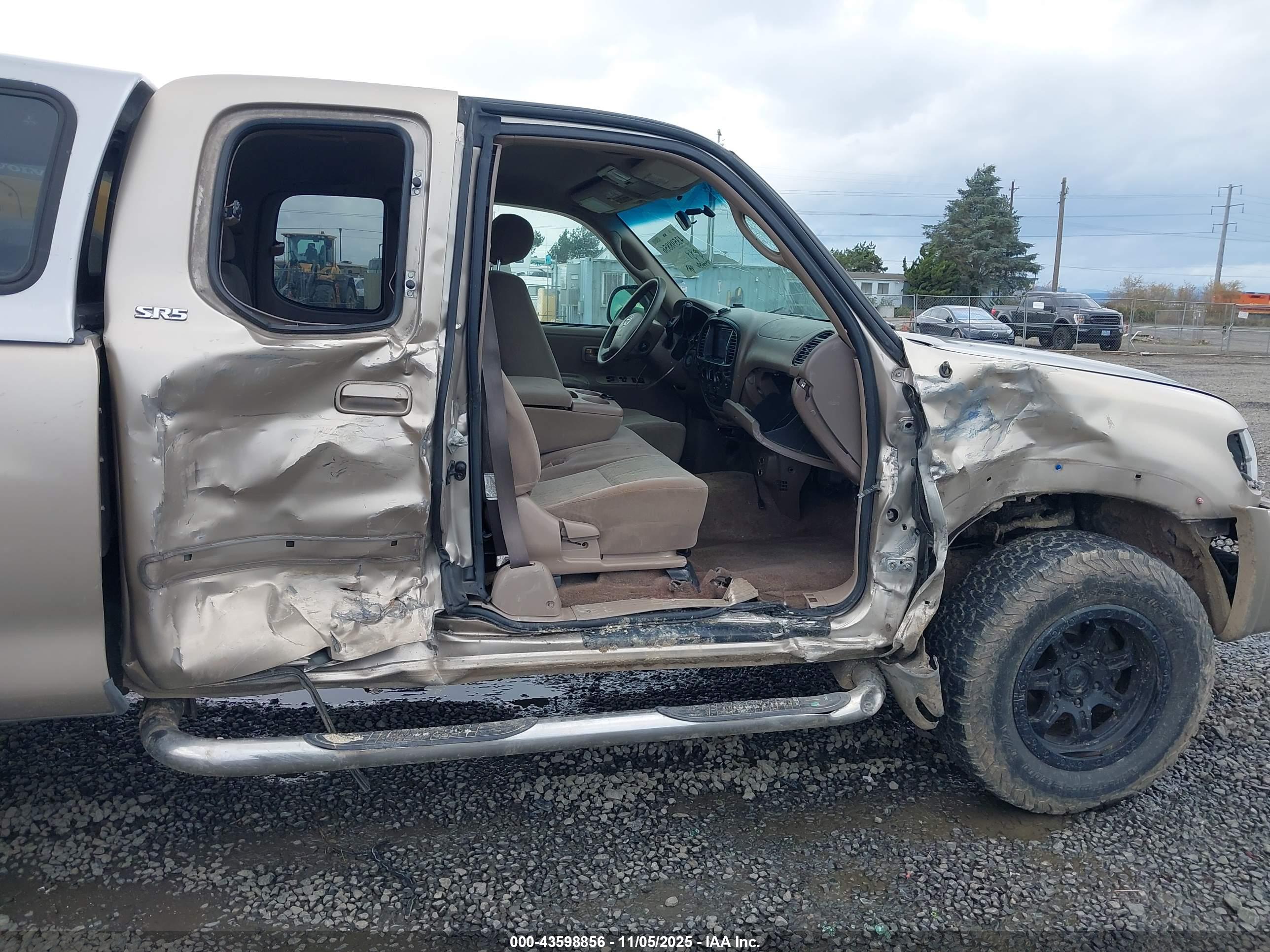 TOYOTA TUNDRA image 6