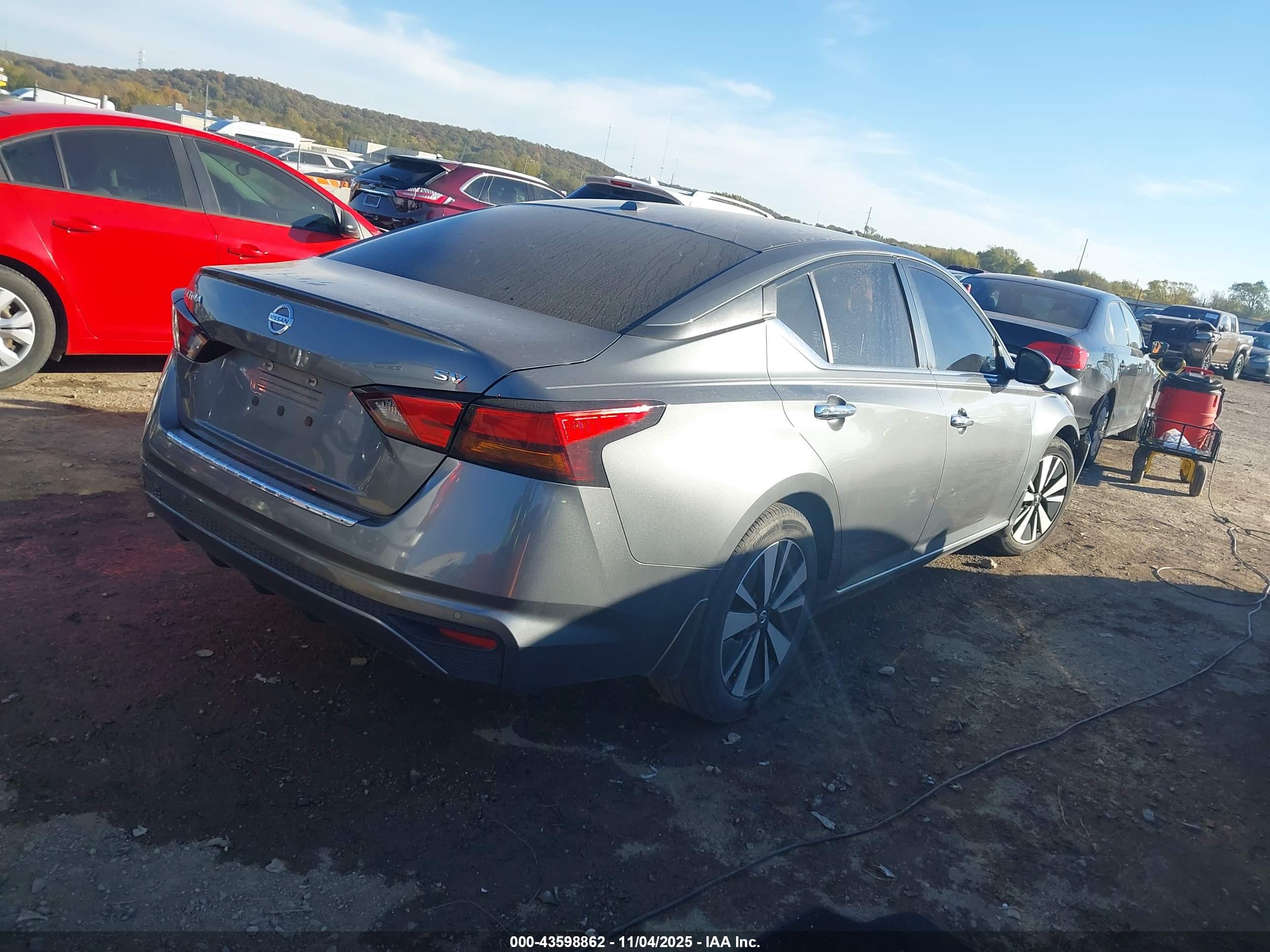 NISSAN ALTIMA image 4