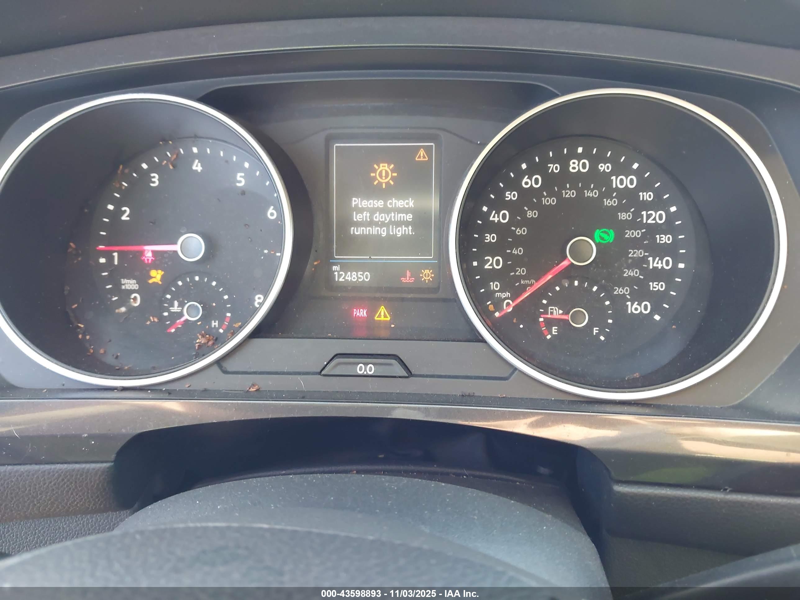 VOLKSWAGEN TIGUAN image 7