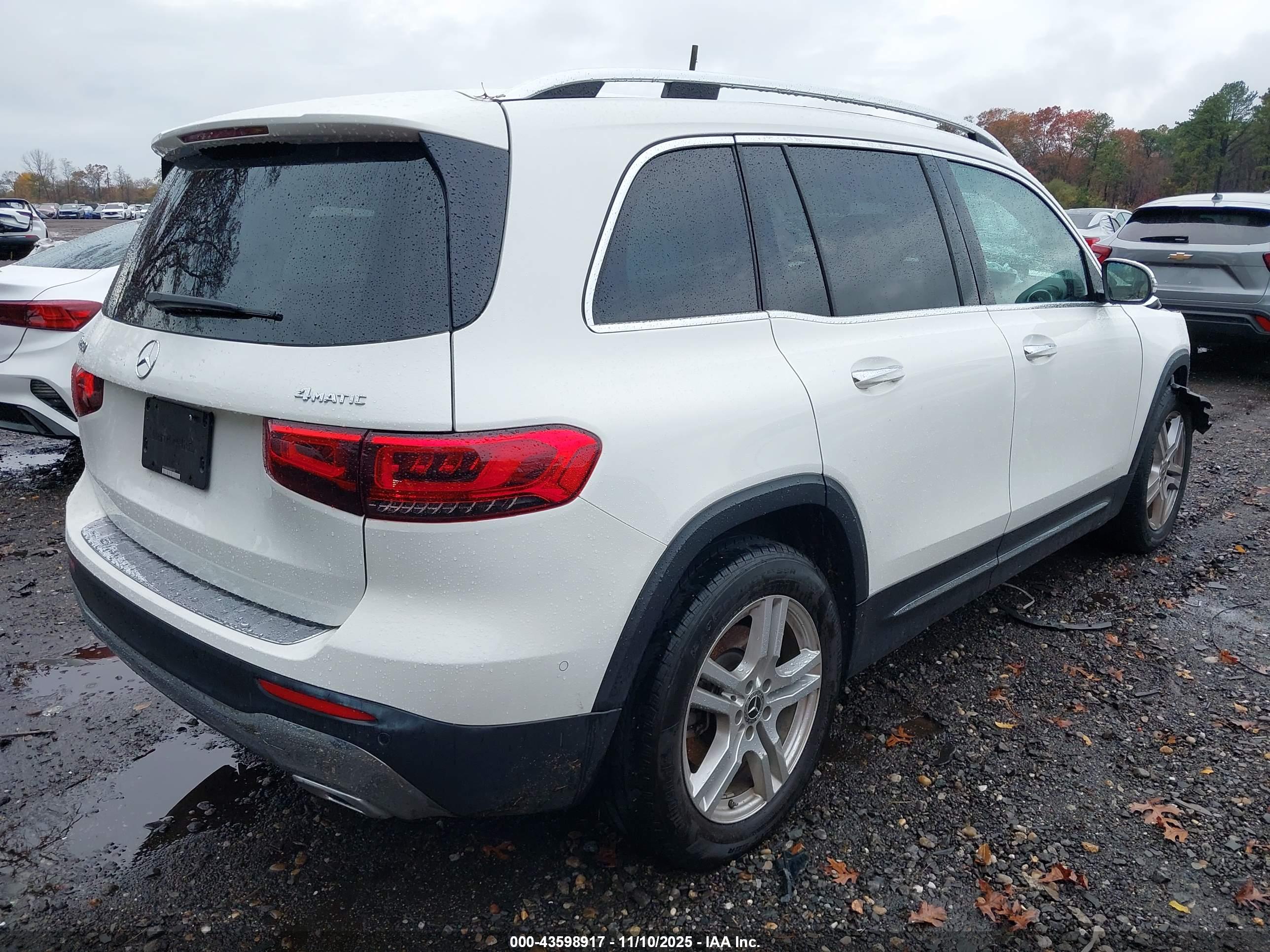 MERCEDES-BENZ GLB image 4