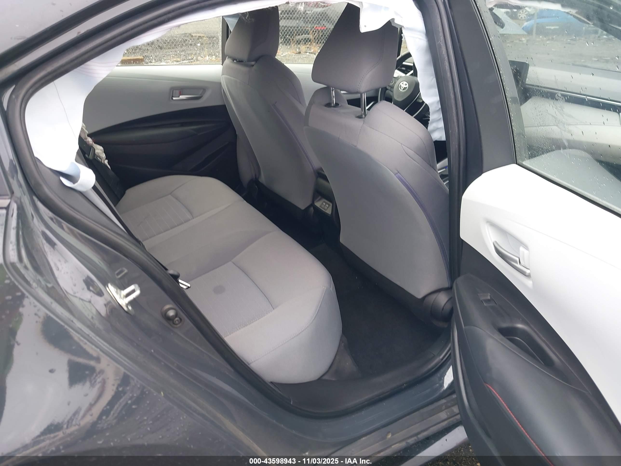 TOYOTA COROLLA image 8