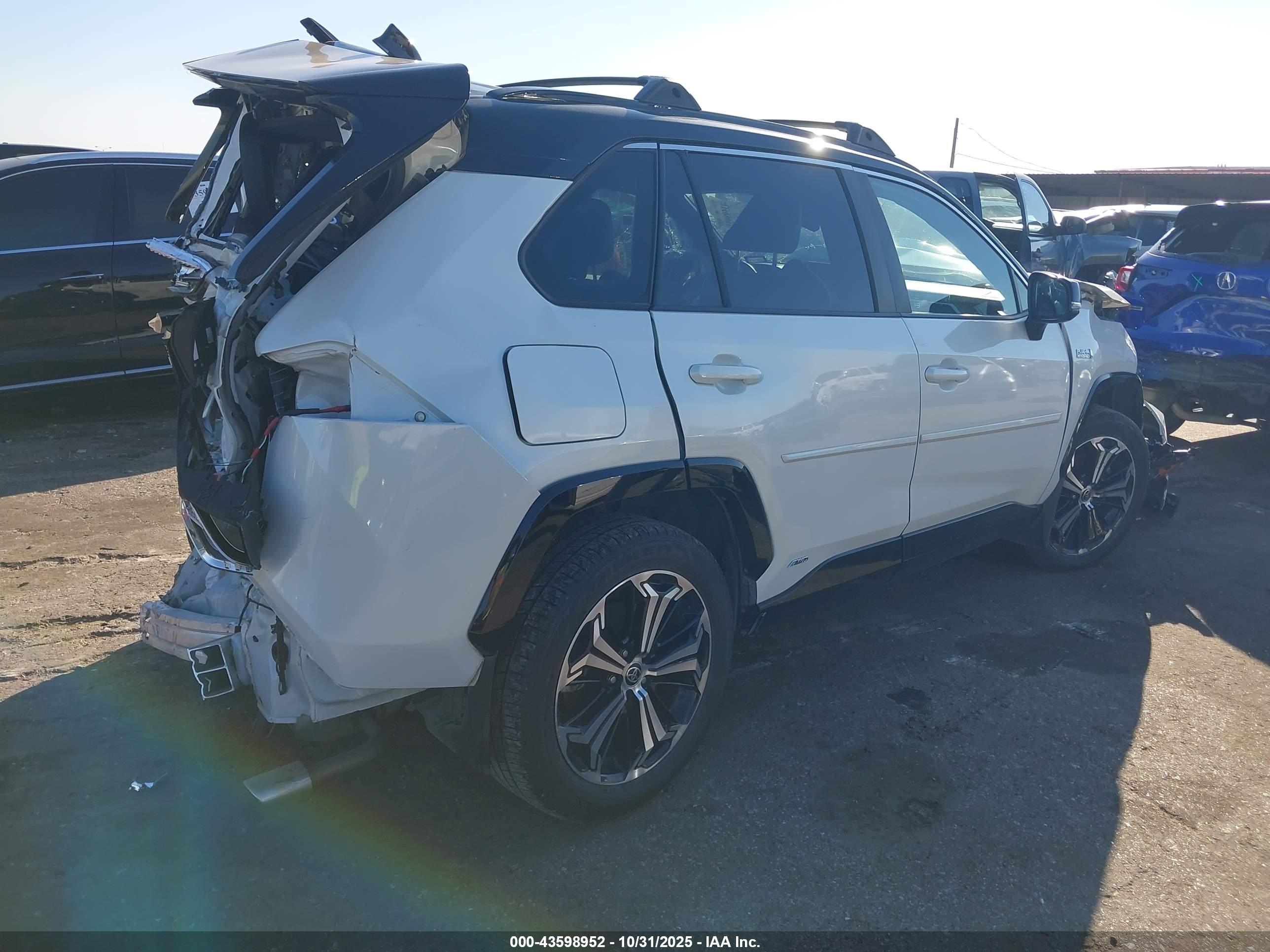 TOYOTA RAV4 image 4