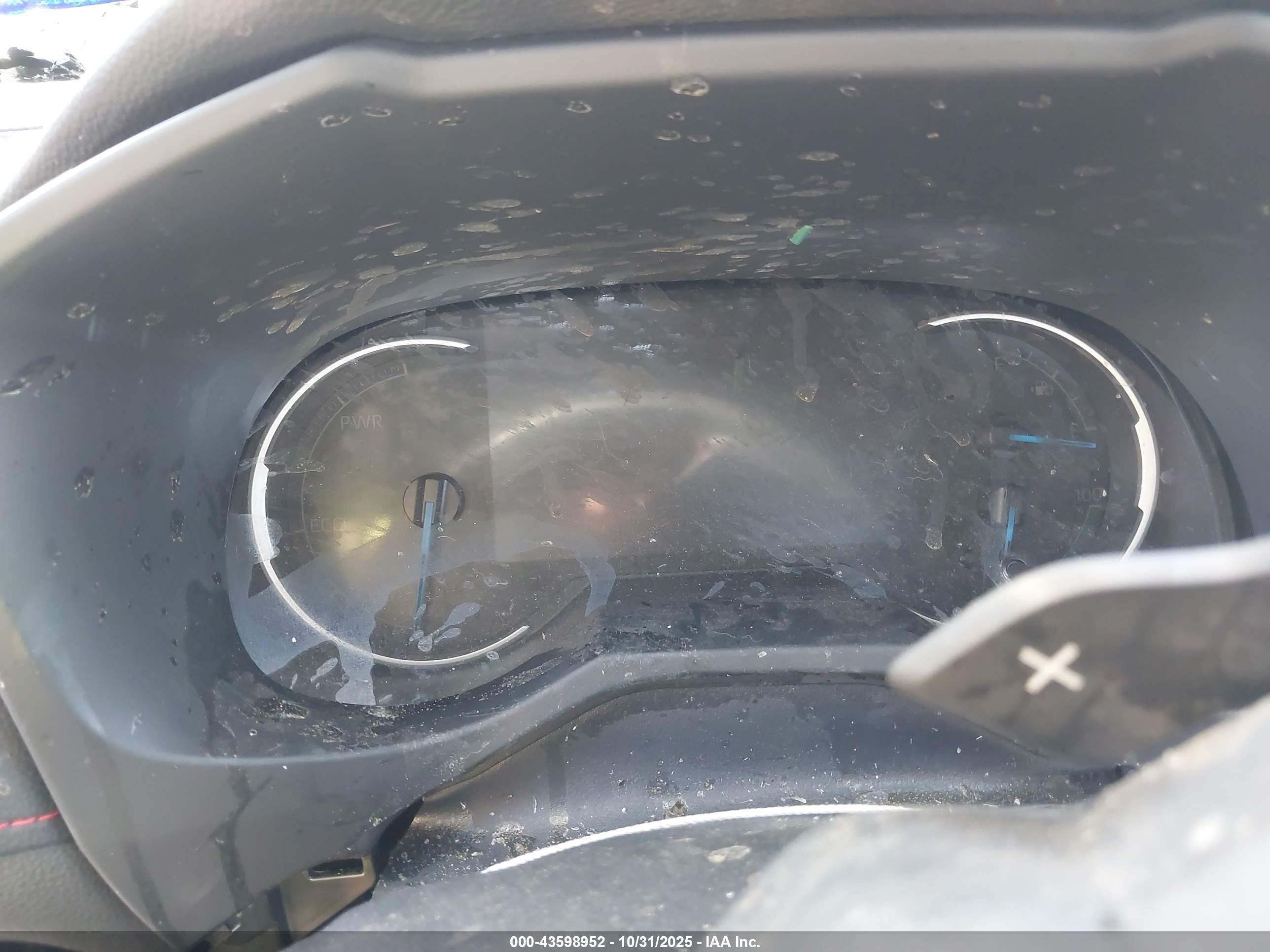 TOYOTA RAV4 image 7