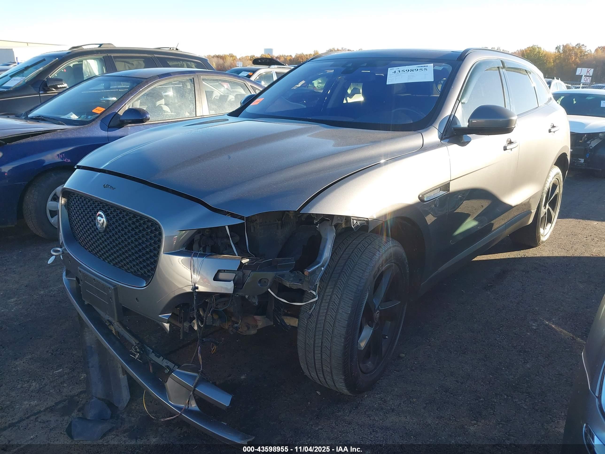 JAGUAR F-PACE image 2