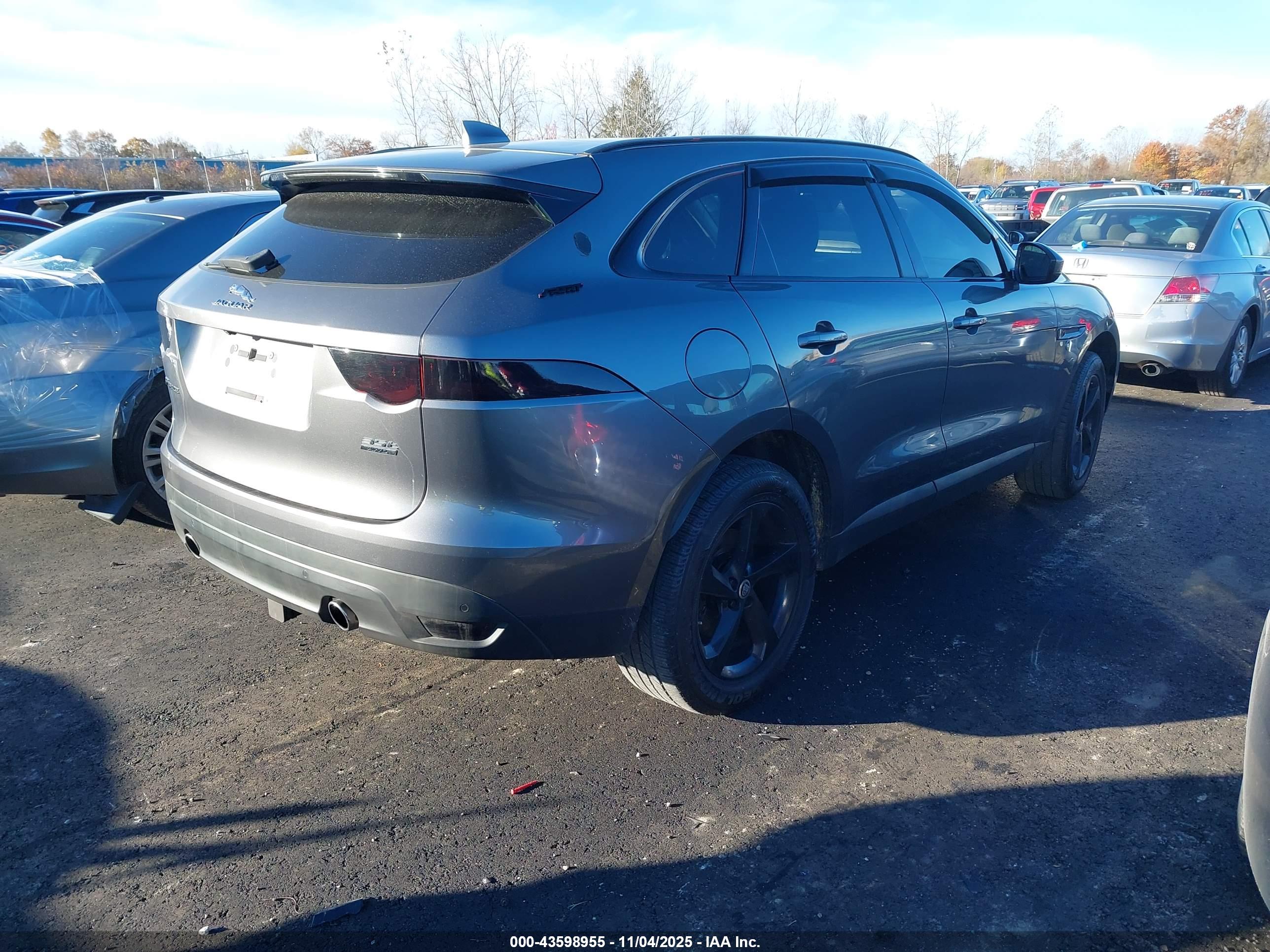 JAGUAR F-PACE image 4
