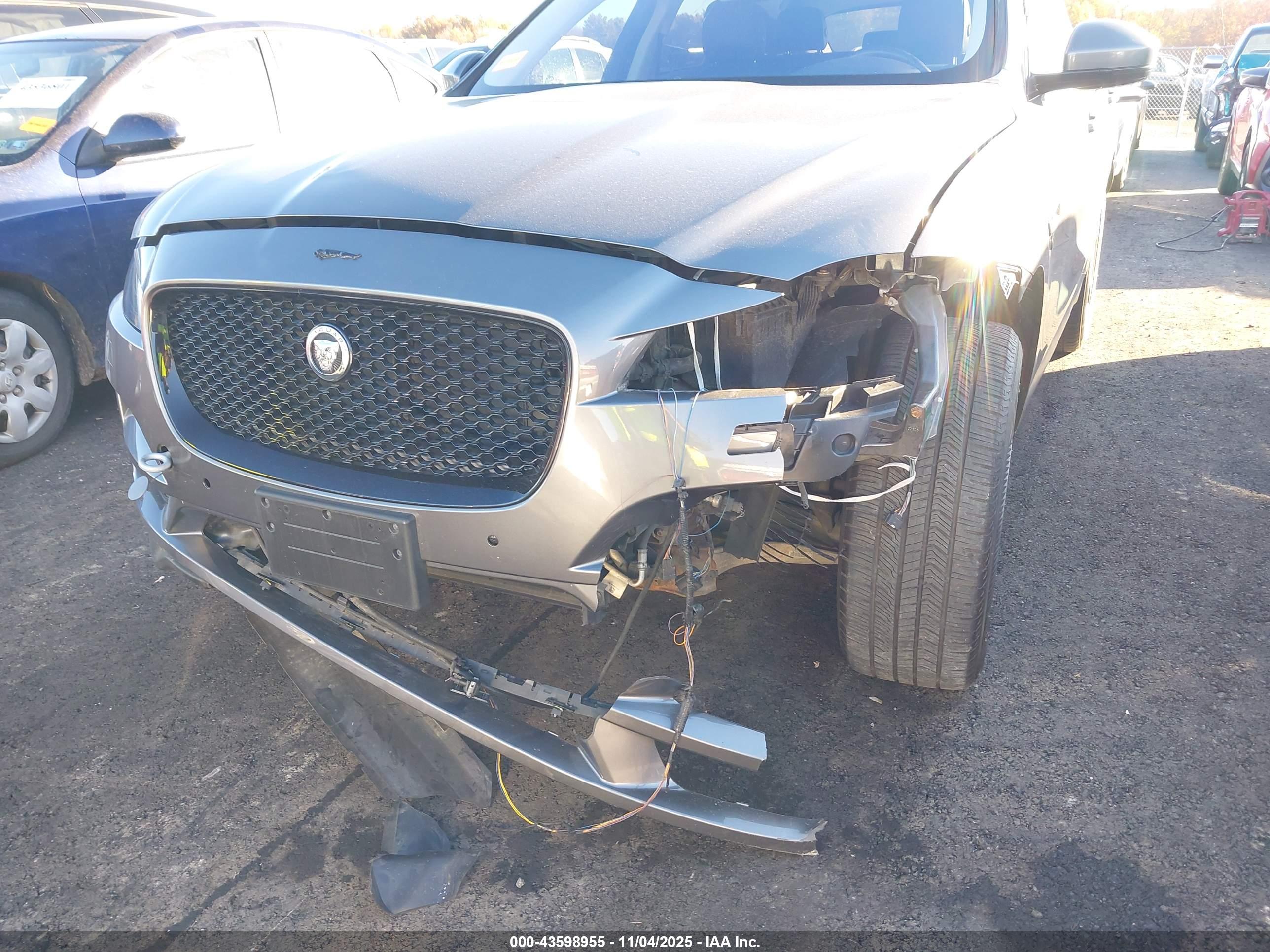 JAGUAR F-PACE image 6