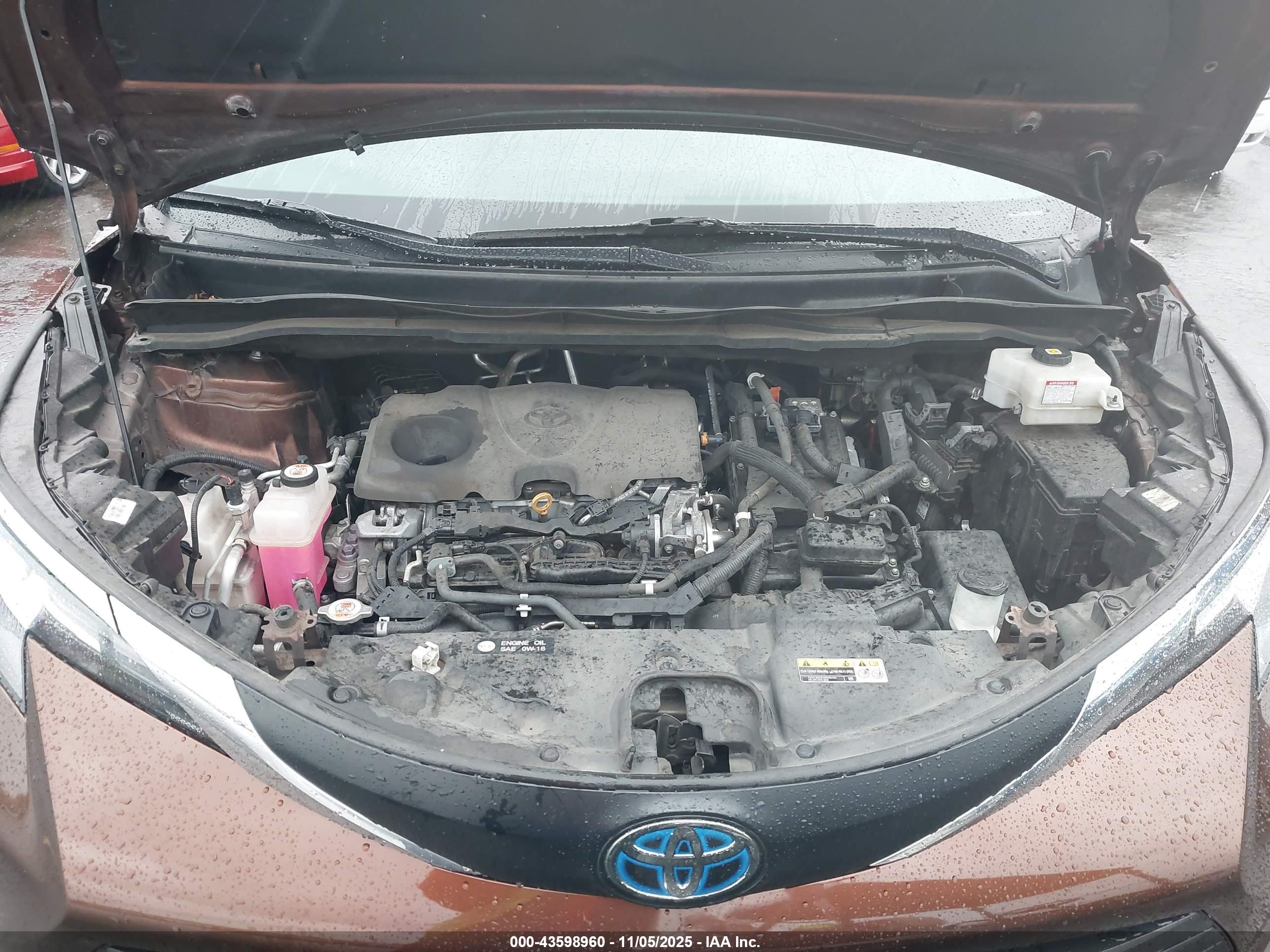 TOYOTA SIENNA image 10