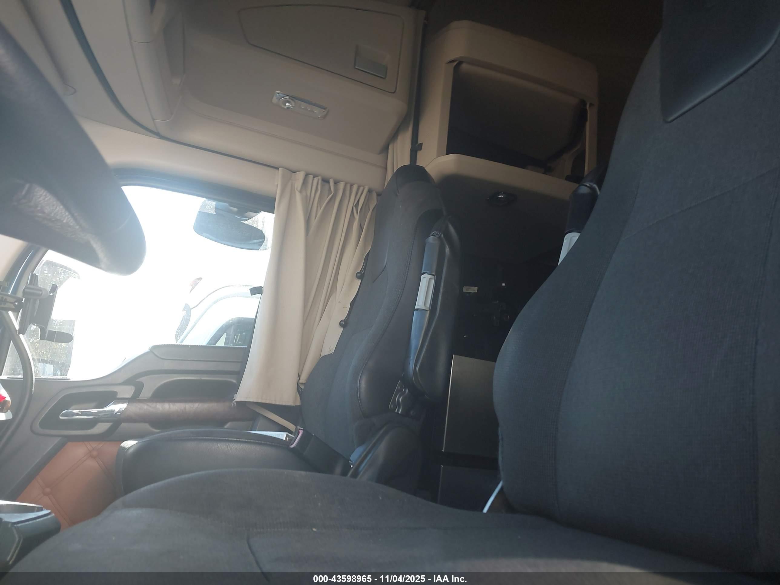 KENWORTH T680 image 7