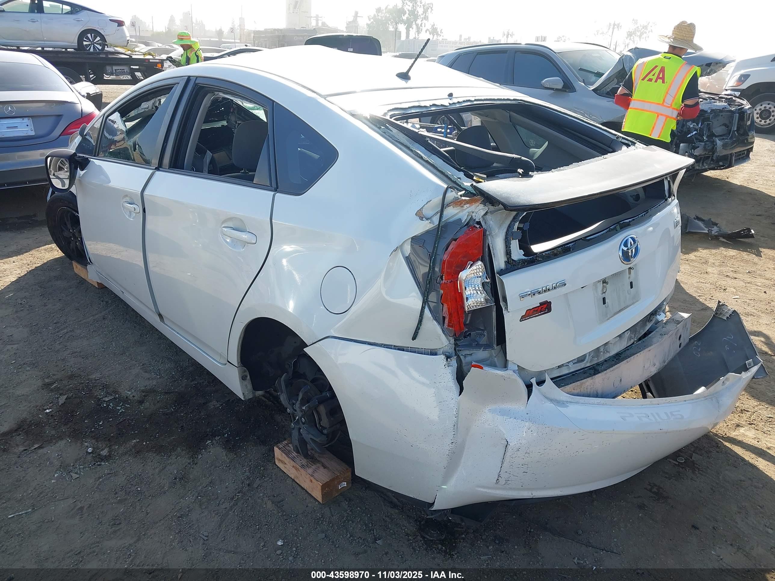 TOYOTA PRIUS image 3