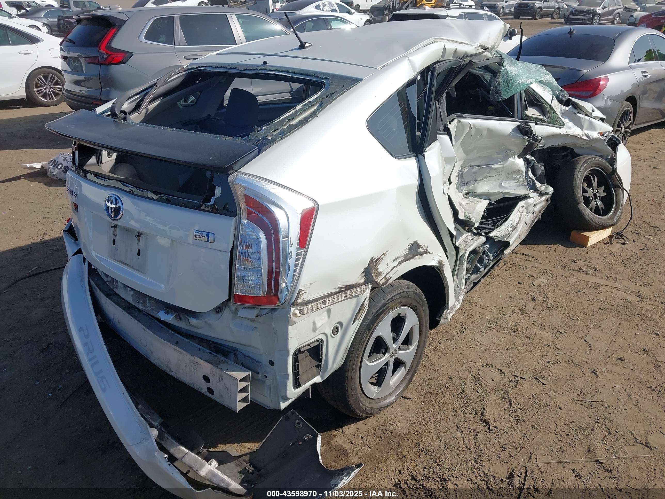 TOYOTA PRIUS image 4